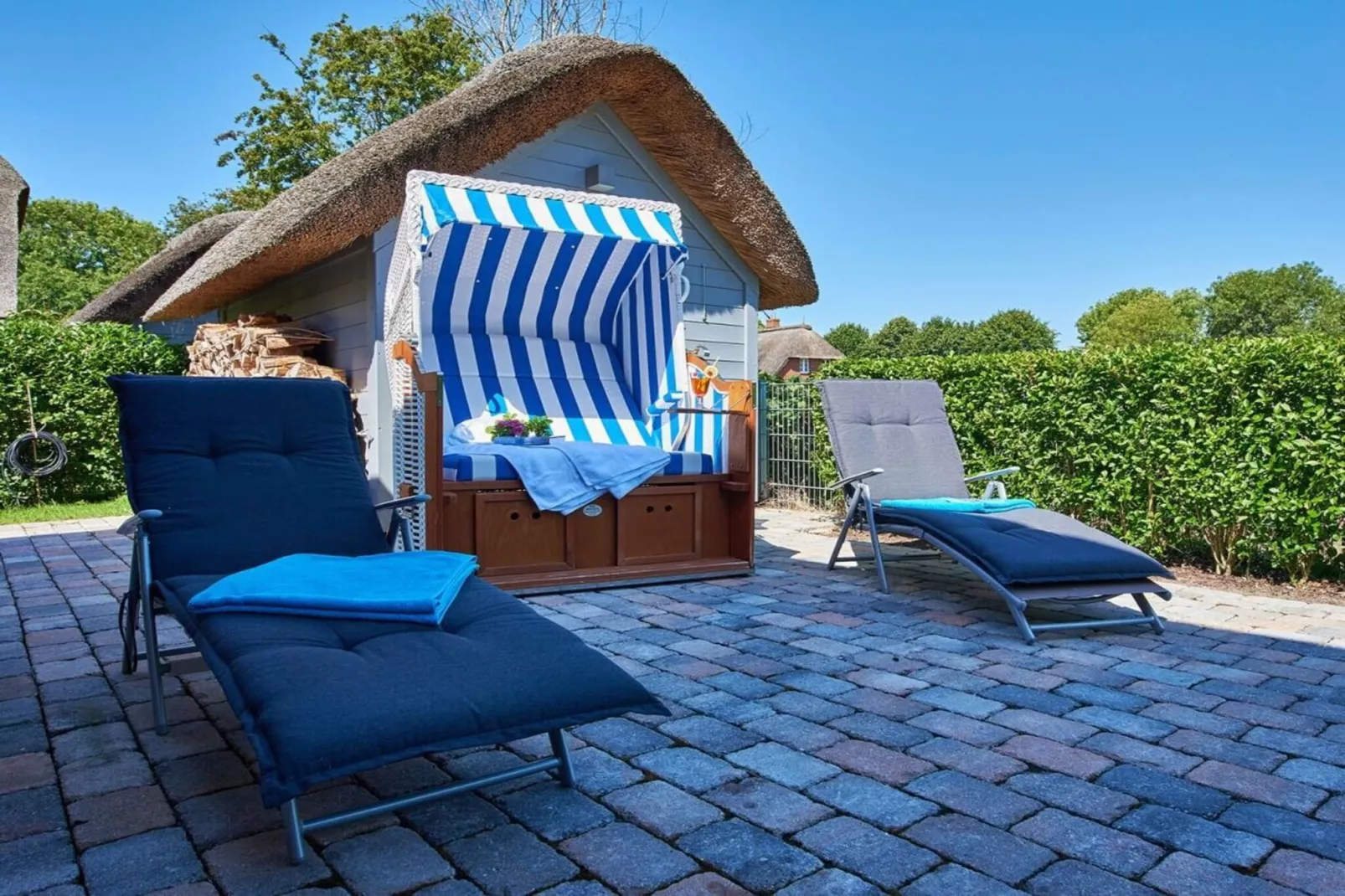 291403-Terrace balcony