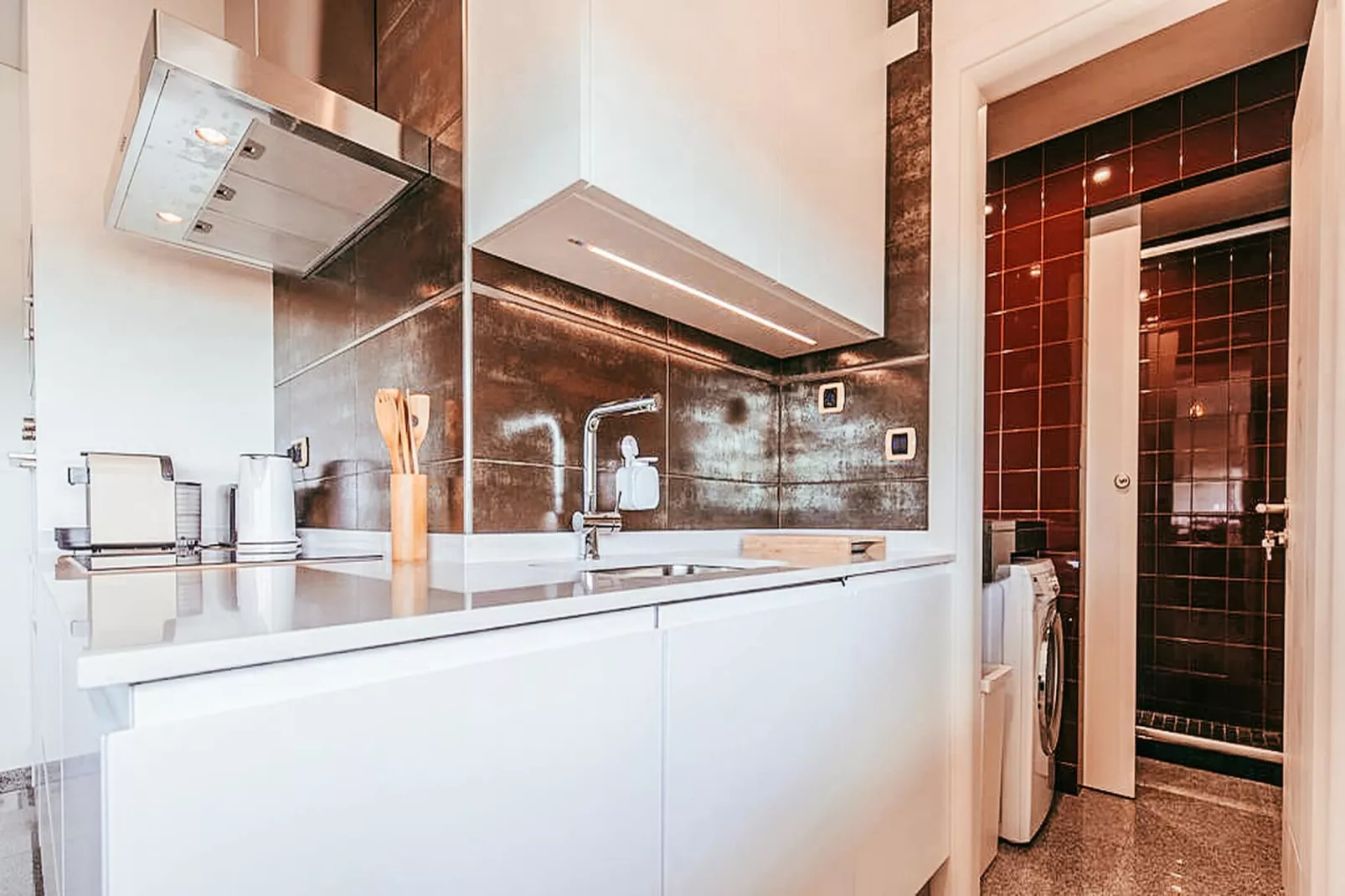 Trendy Apartment River View By Gthouse - Küche