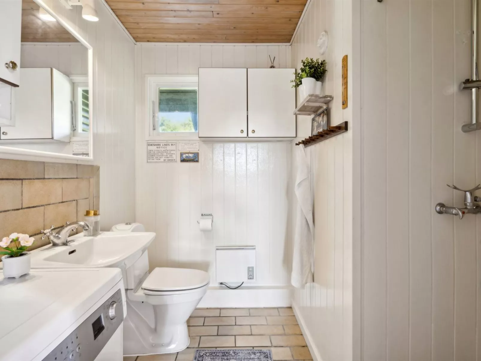 "Roald" - 320m from the sea-Drinnen