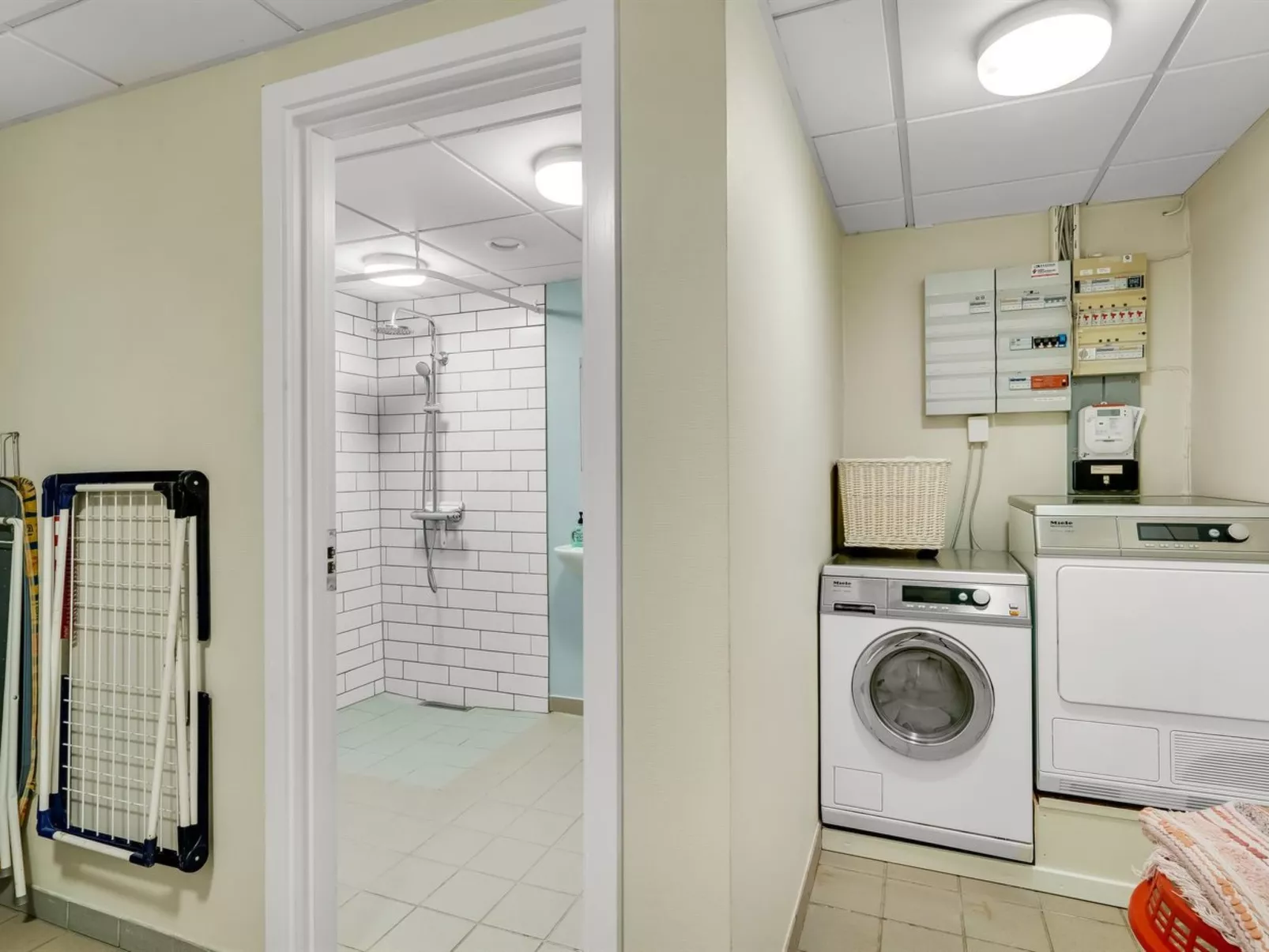 "Borjana" - 500m to the fjord-Drinnen