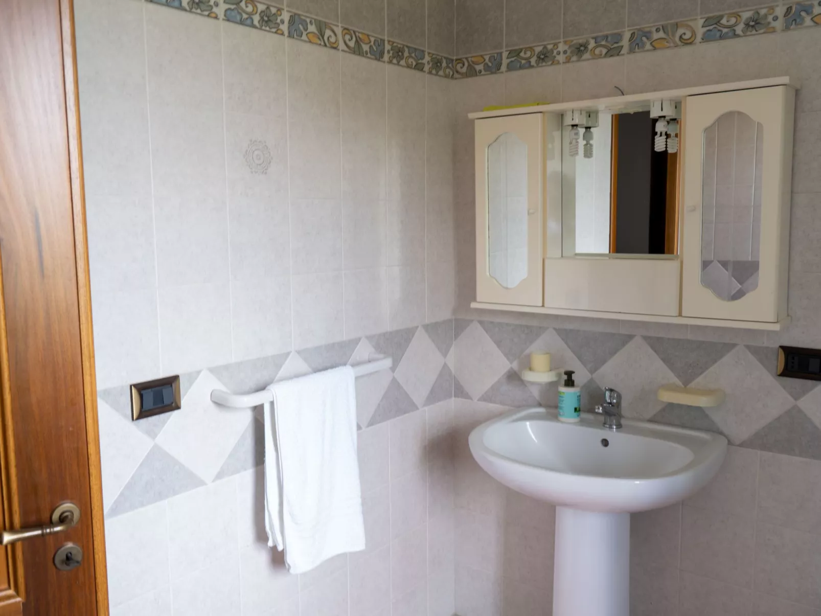 Wunderschöne Villa Oasi della Pace, mit privatem Pool, WLAN und Grillplatz - Drinnen