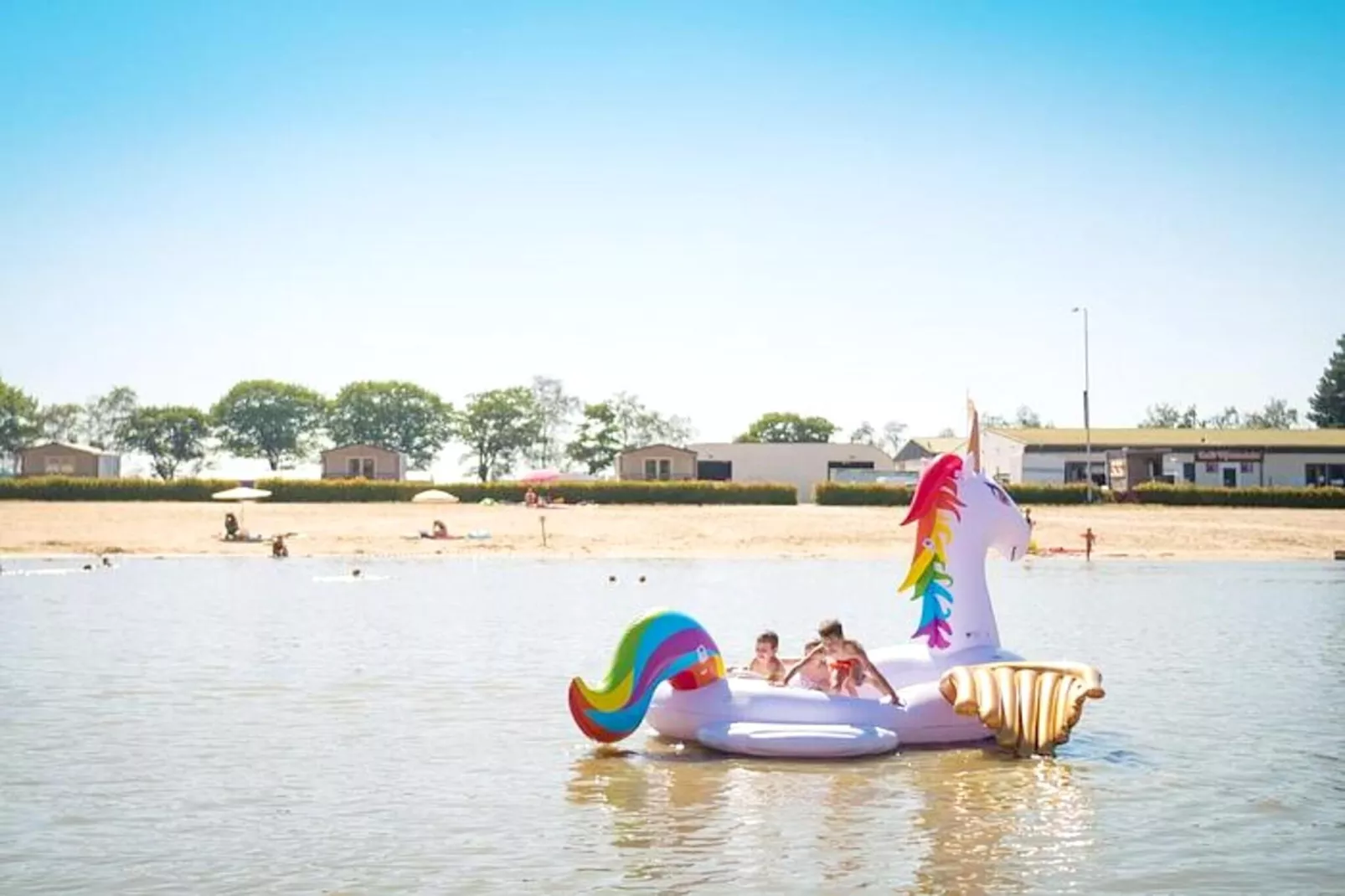 Luxe Lodges-Areas within 1km in summer