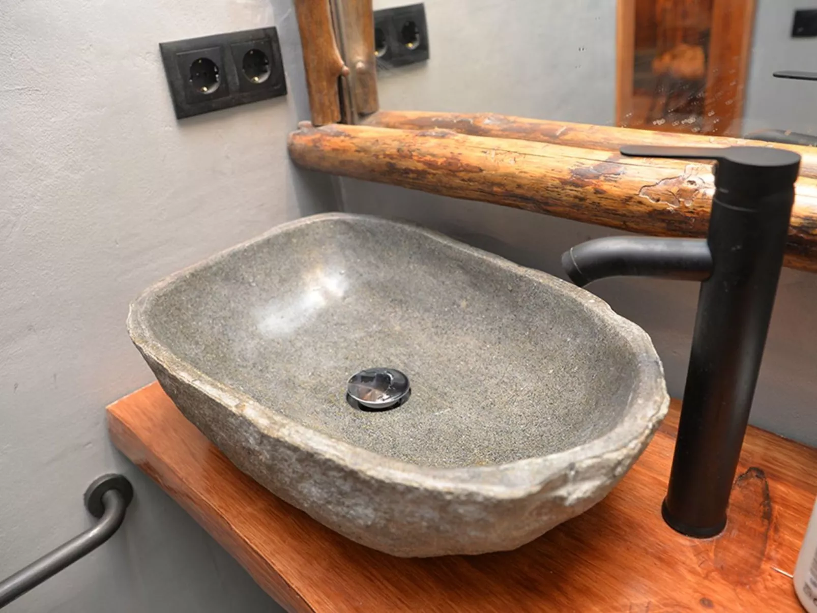 Angepasste rustikale Wohnung für 4 Personen Pobla de Lillet - Image-tags.info