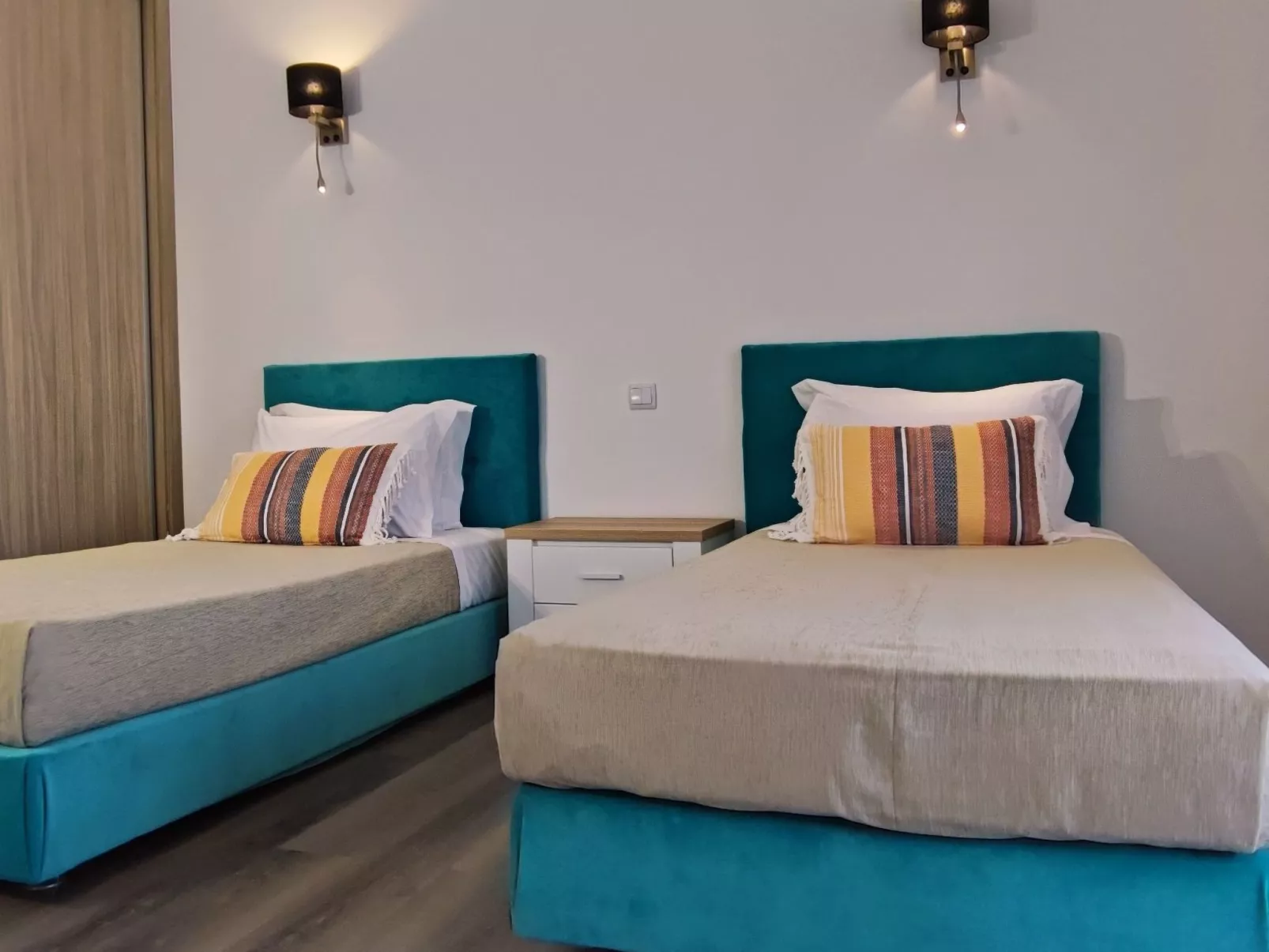 Villa mit 6 Schlafzimmern, Familie, Gruppen, Strand, Pool, Garten - Image-tags.info