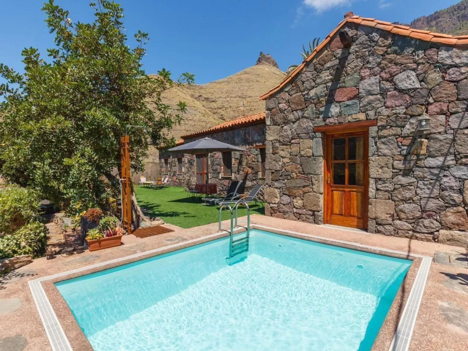 Komfortables Ferienhaus mit privatem Pool und idealer Lage im Naturpark mit Näh - Image-tags.info