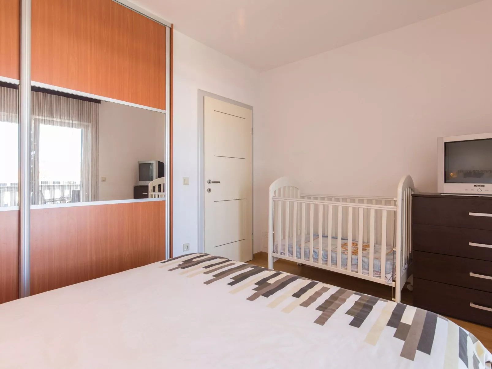 "Ore" mit privatem Pool - Image-tags.info