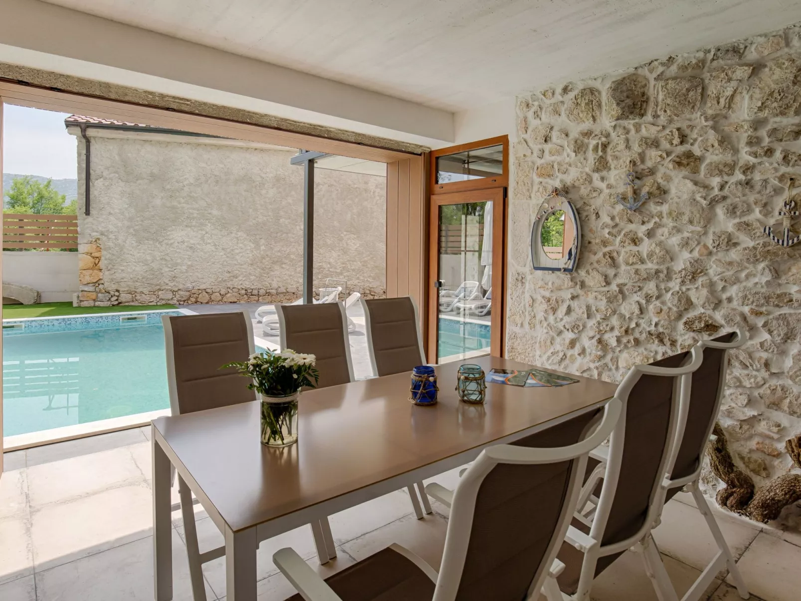 Luxuriöse Steinvilla "Mariva Tribalj" mit Pool - Image-tags.info