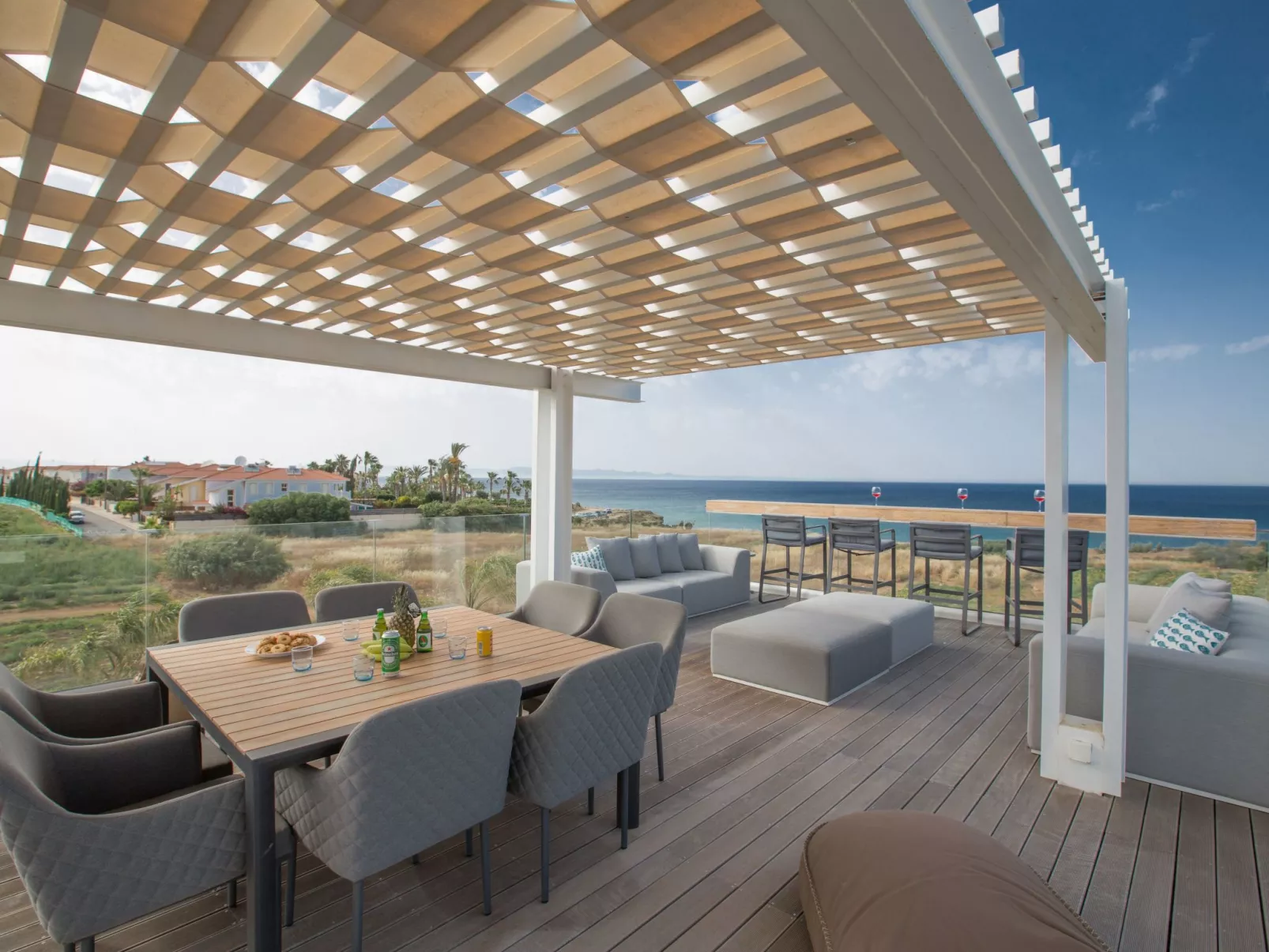 Haus in Paralimni mit großem Patio - Image-tags.info