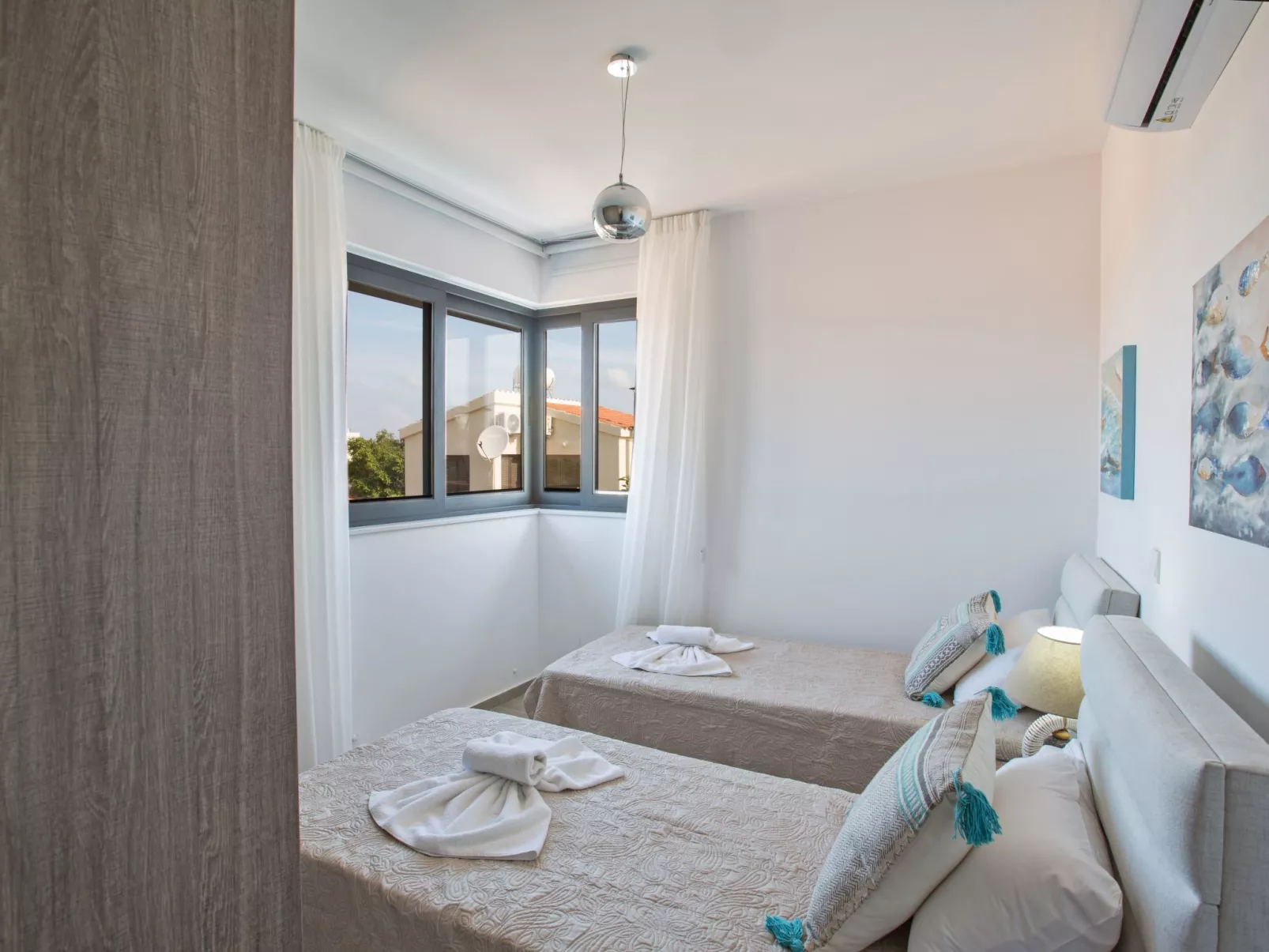 Neue, luxuriöse 3-Schlafzimmer-Villa in Protaras Zentrum - Image-tags.info