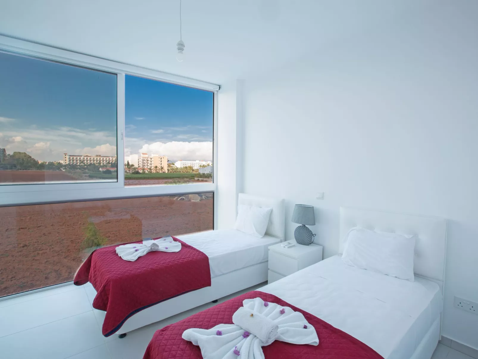 3-Schlafzimmer-Villa mit Pool, Dachgarten, Meerblick - Image-tags.info