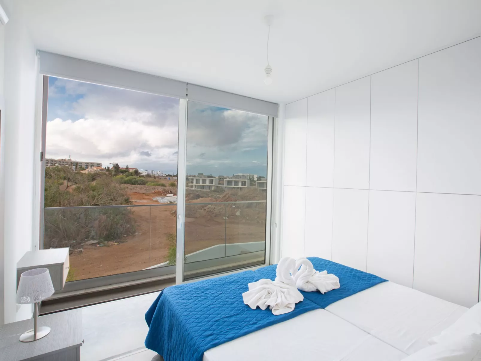 2-Schlafzimmer-Villa mit Pool, Dachgarten, Meerblick - Image-tags.info