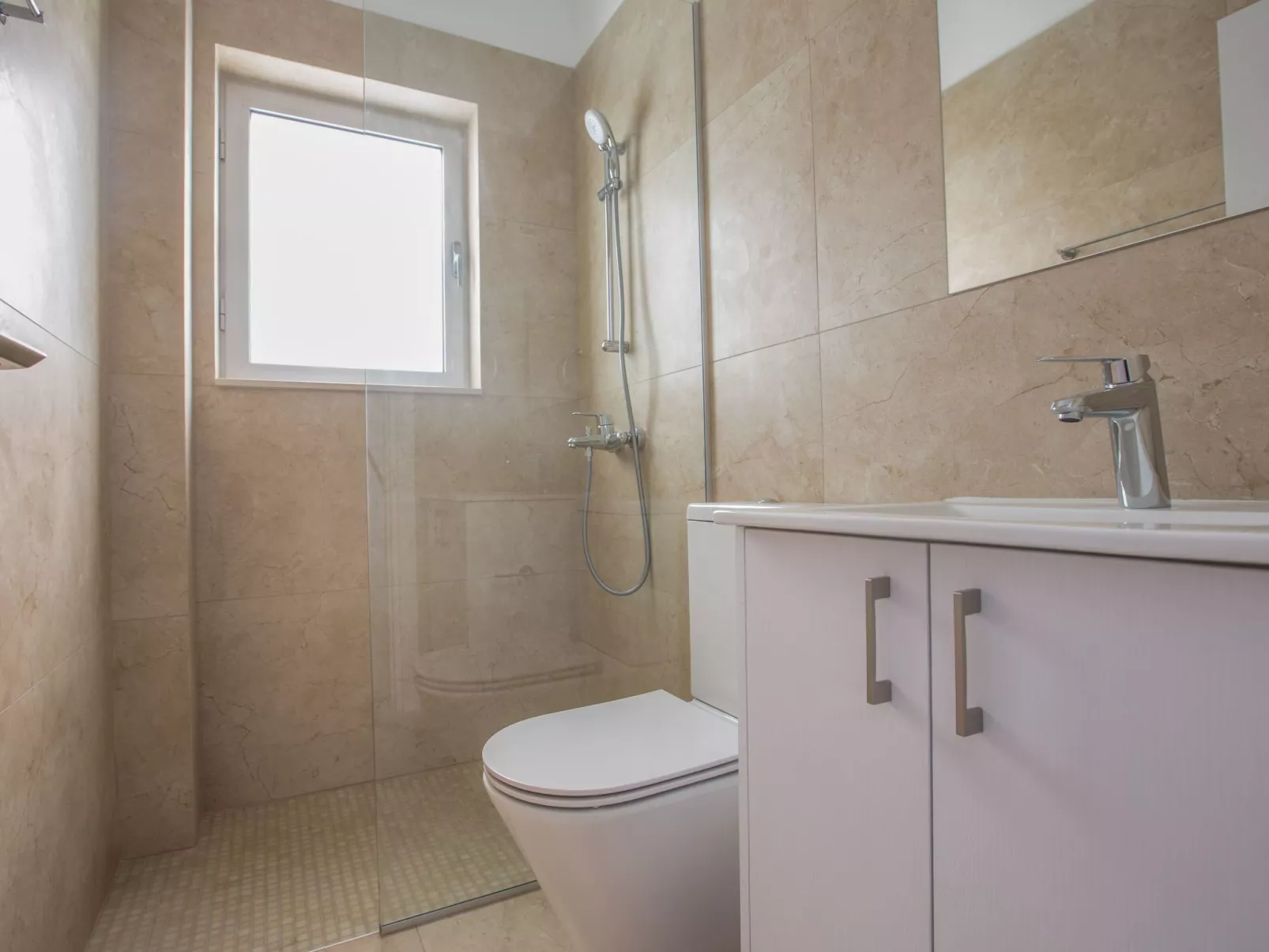 3-Schlafzimmer-Villa mit privatem Pool im Zentrum - Image-tags.info