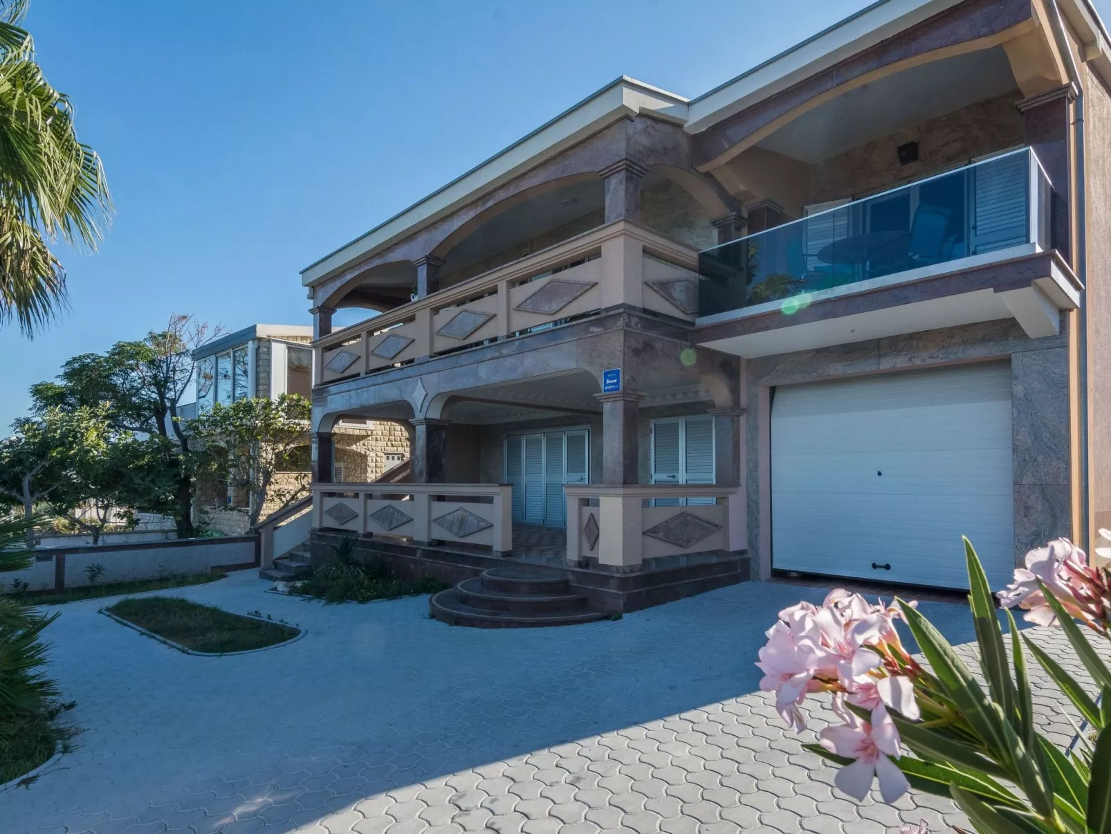 Apartment Weiss 2 - Image-tags.info