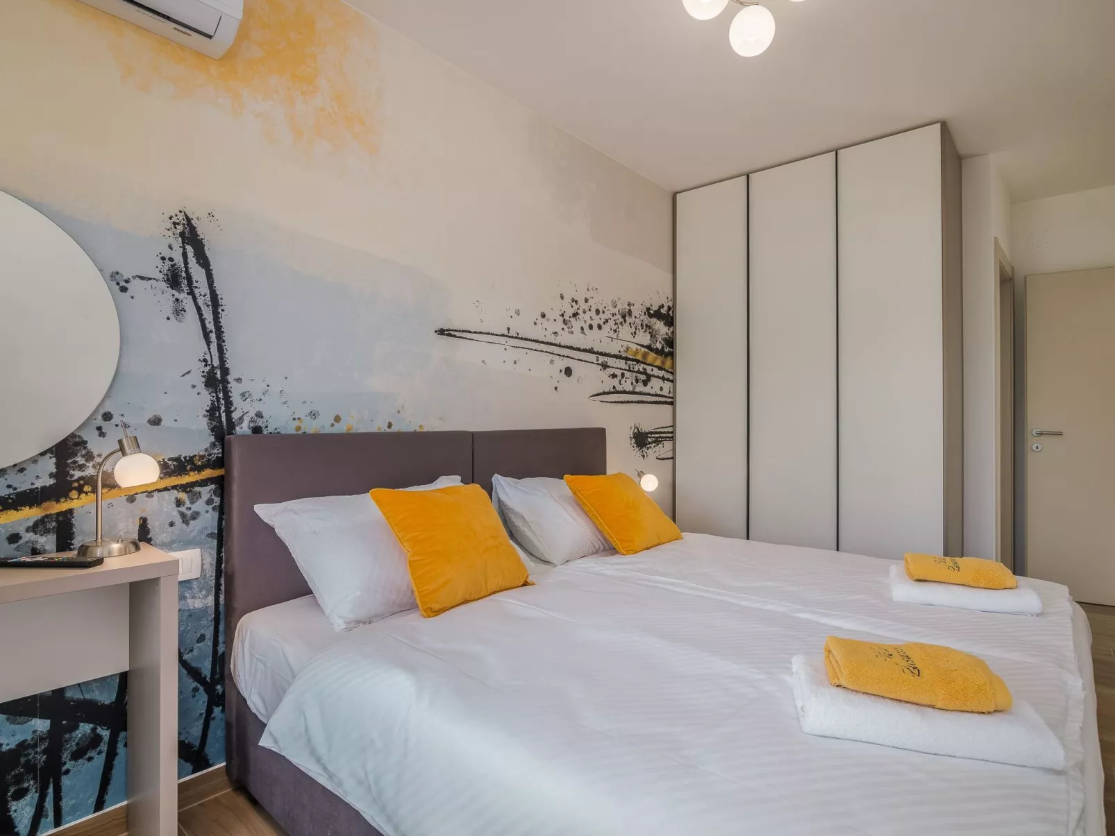 Luxuriöse Villa mit Salzwasserpool in einer ruhigen Gegend - Image-tags.info