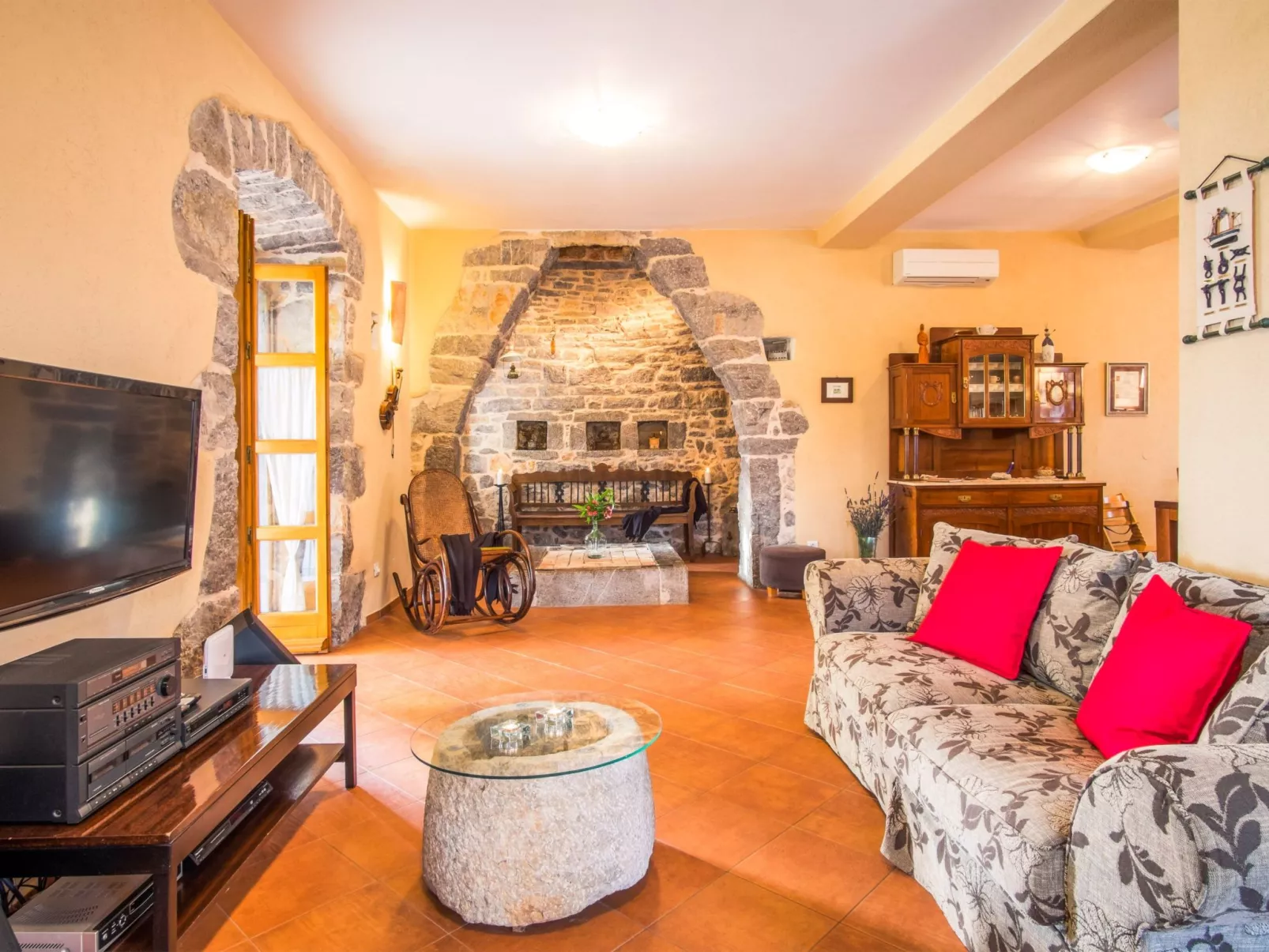 Villa mit Pool, Olivengarten und Meerblick-Image-tags.info