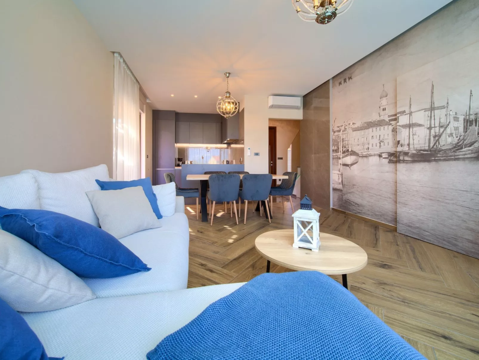 "Lana" mit Schwimmbad - Image-tags.info