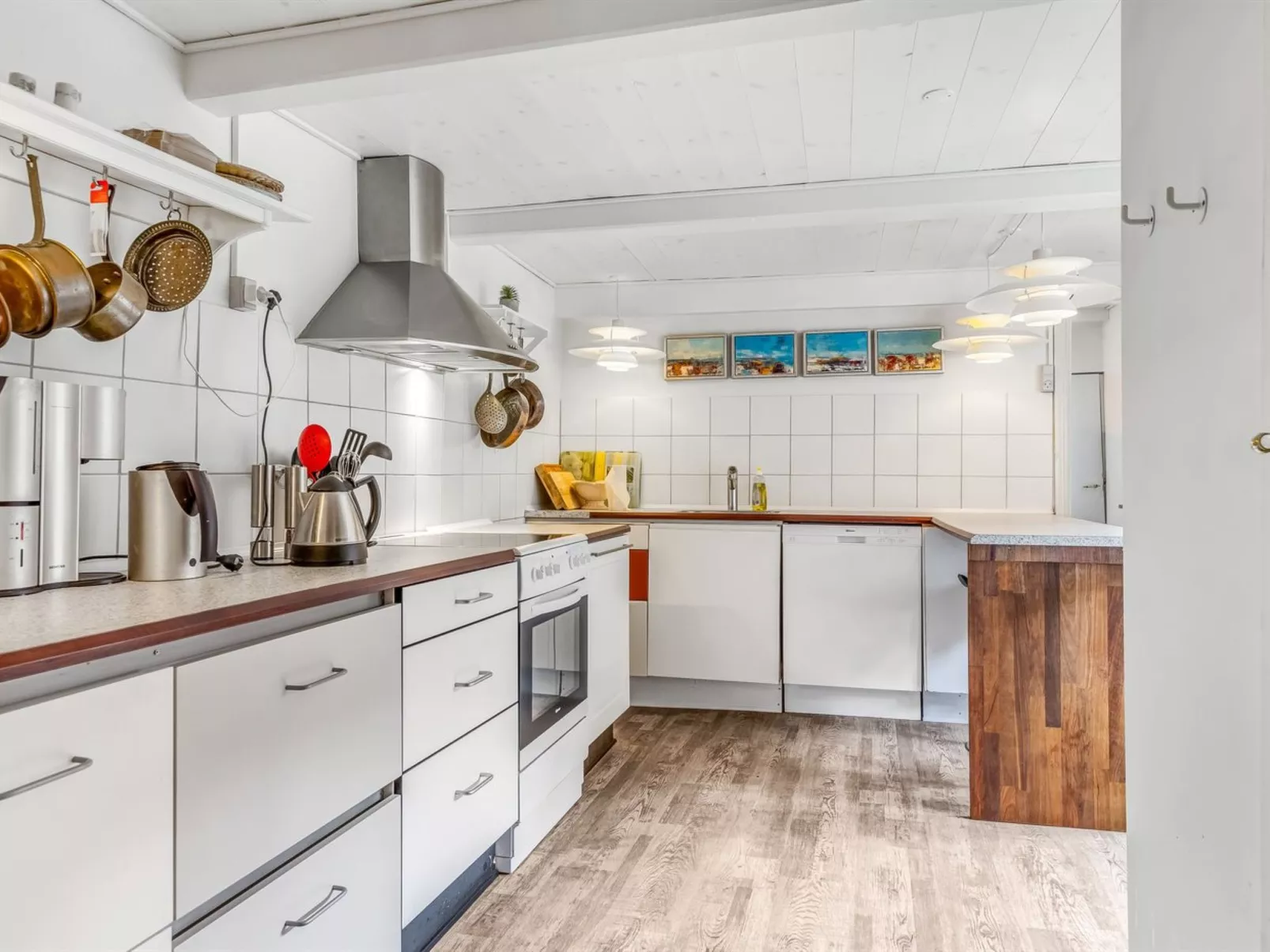 "Jouni" - 18km from the sea - Inside