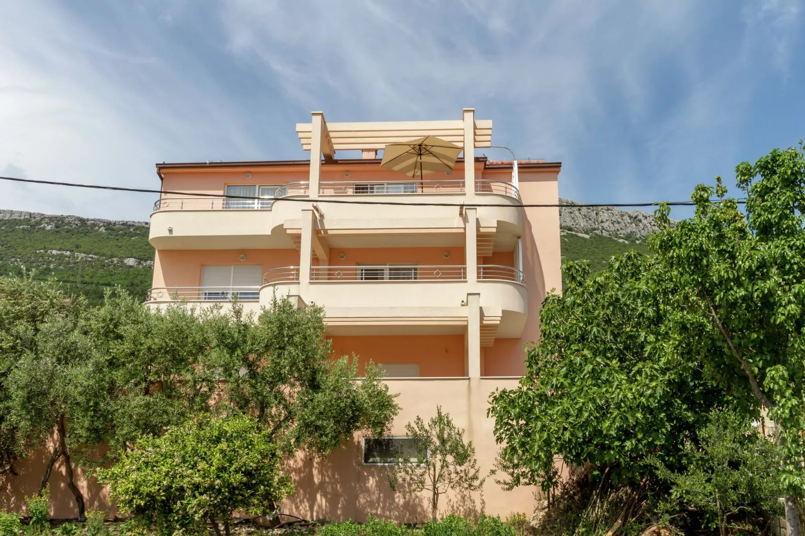 Panorama Apartment-Exterior summer