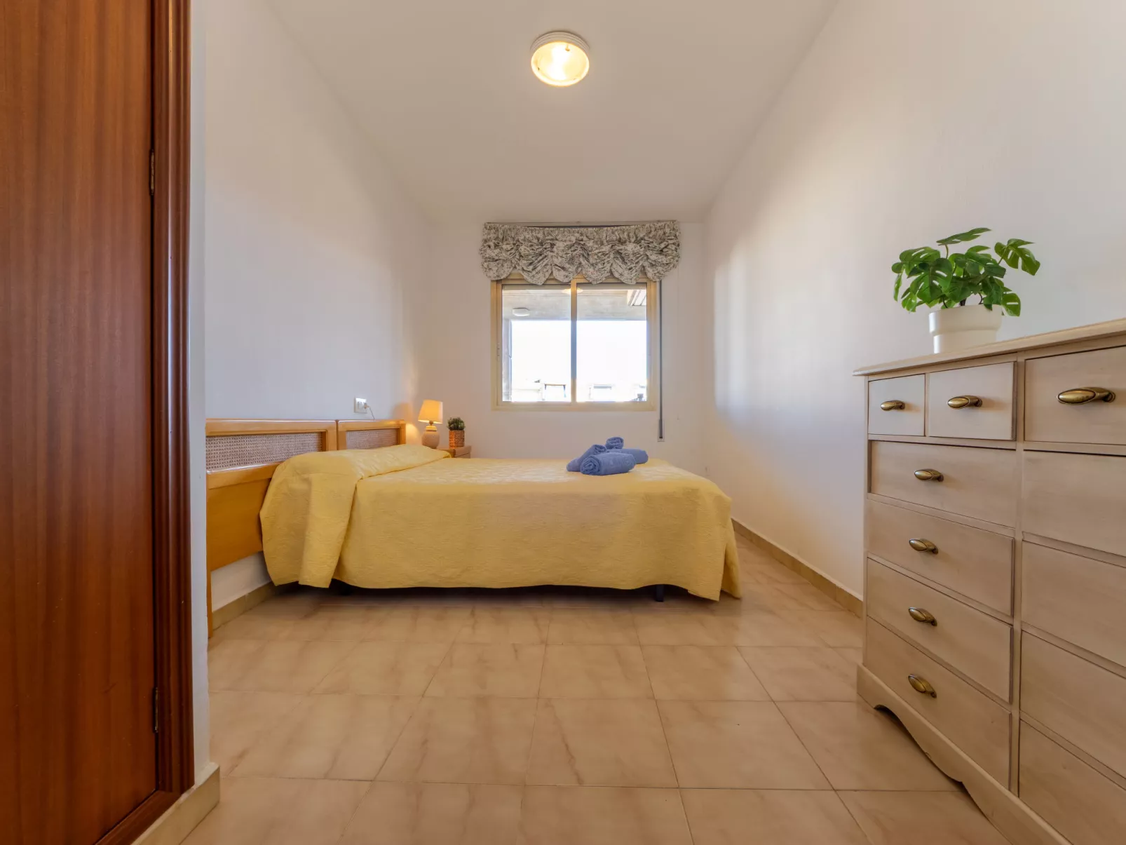 Bahia Dorada - Inside