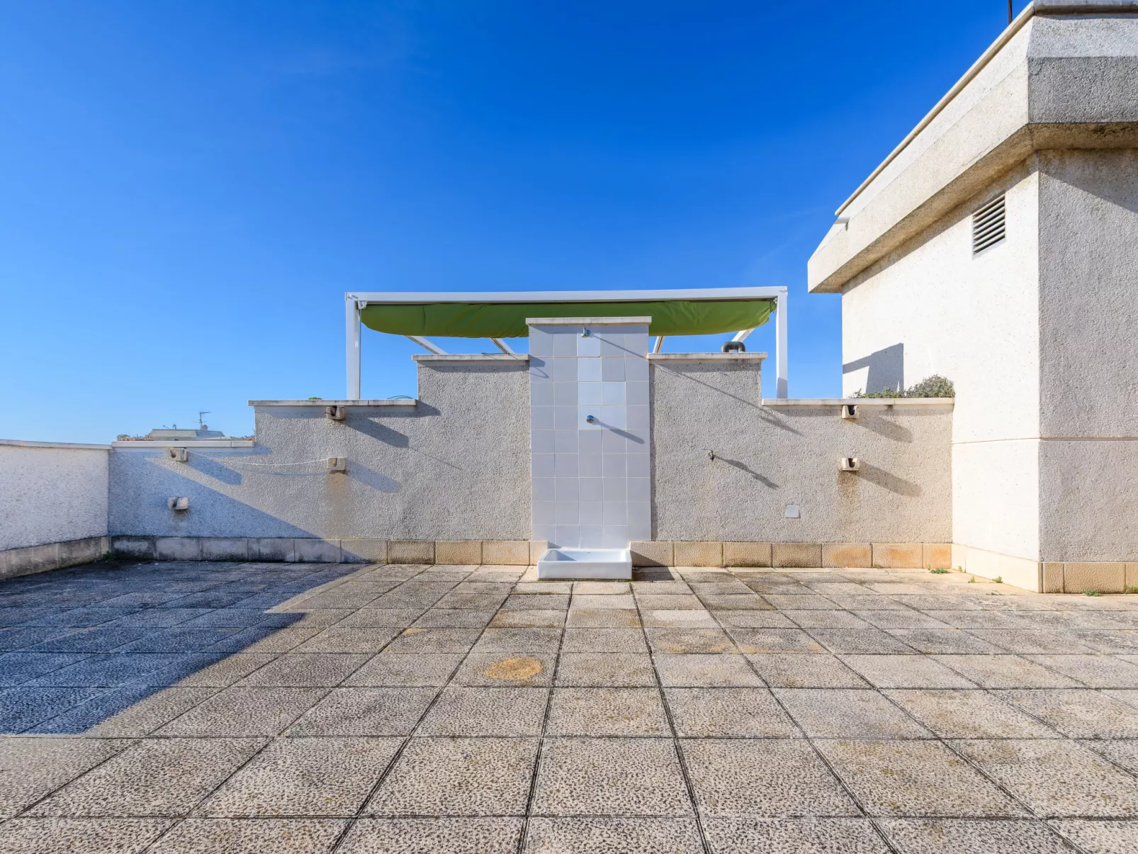 Cambrils Park B - Outside