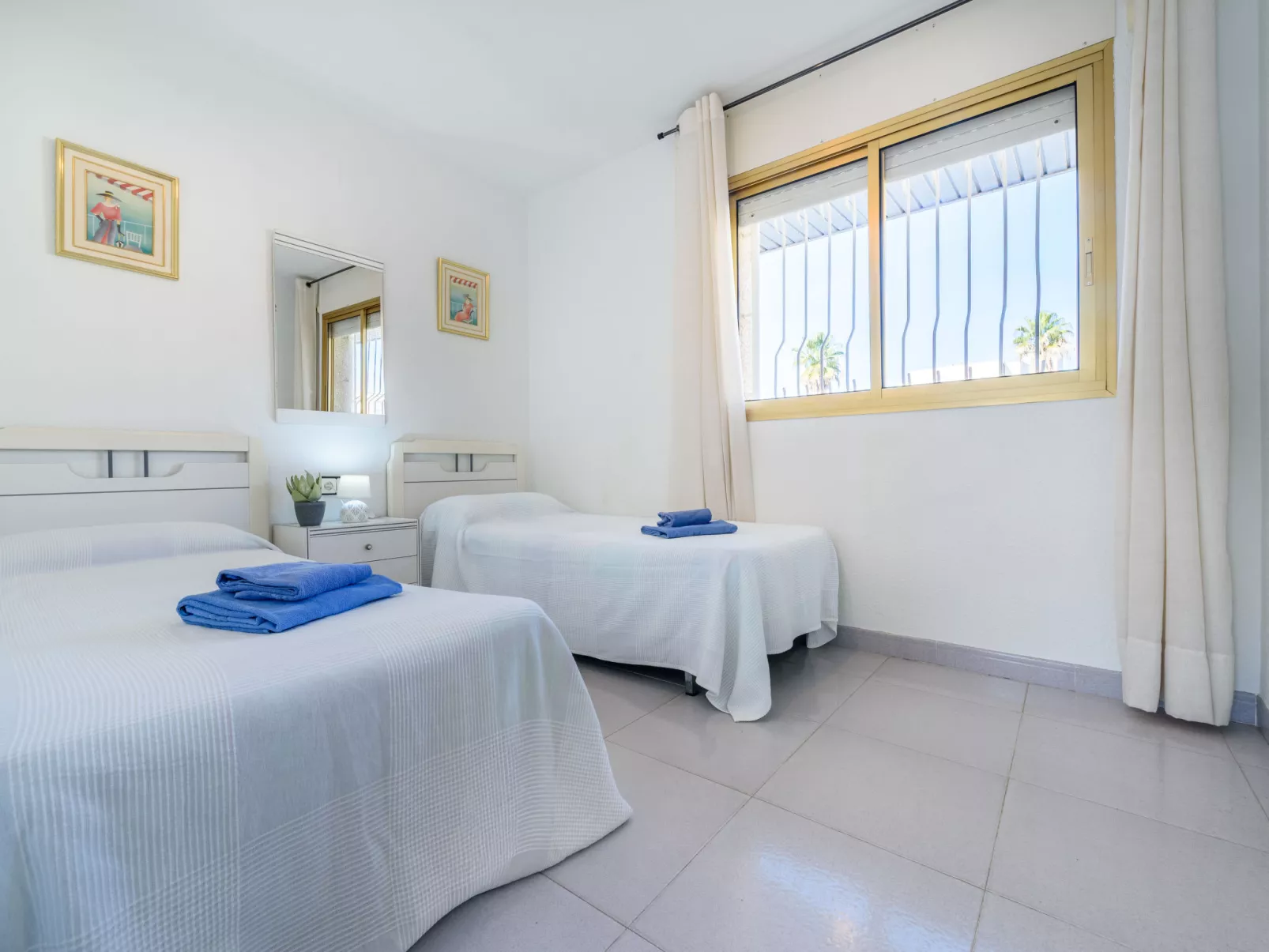 Cambrils Park C - Inside