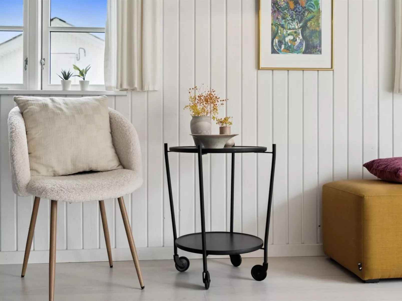 "Bjarni" - 180m from the sea - Inside