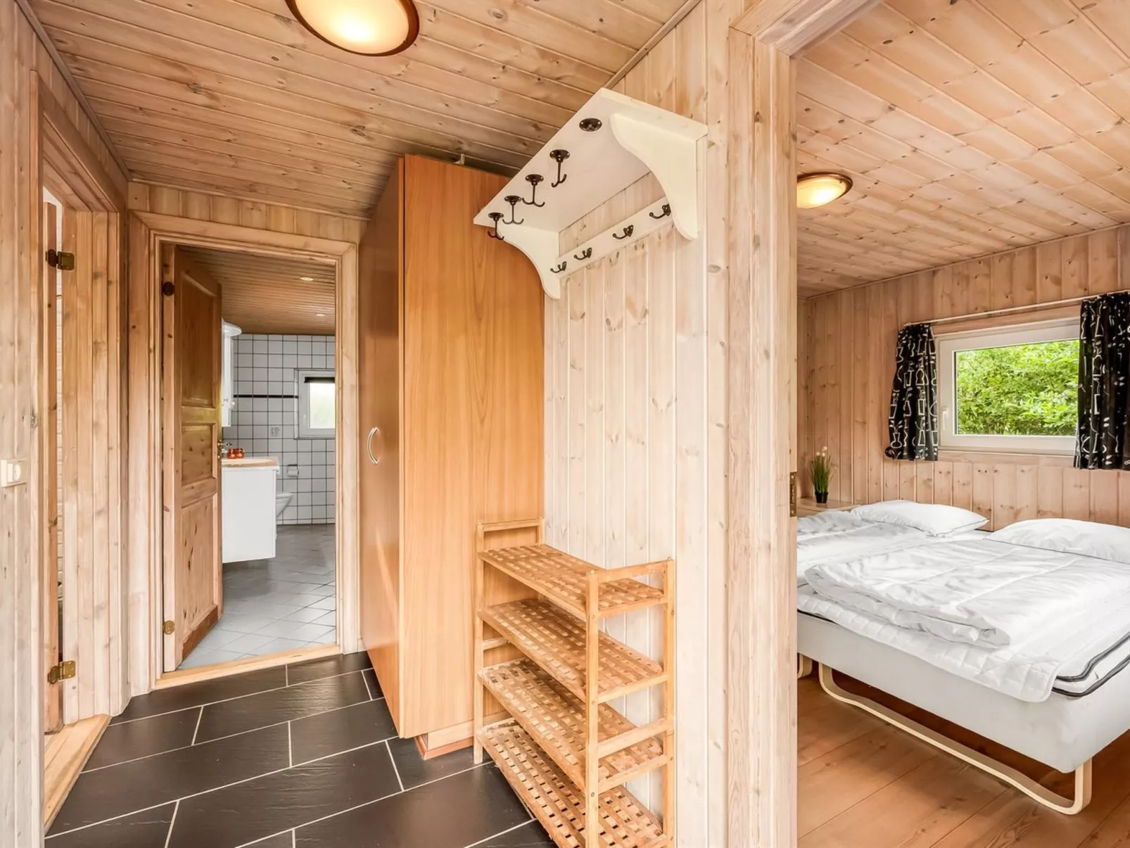 "Yorick" - 350m to the fjord - Inside