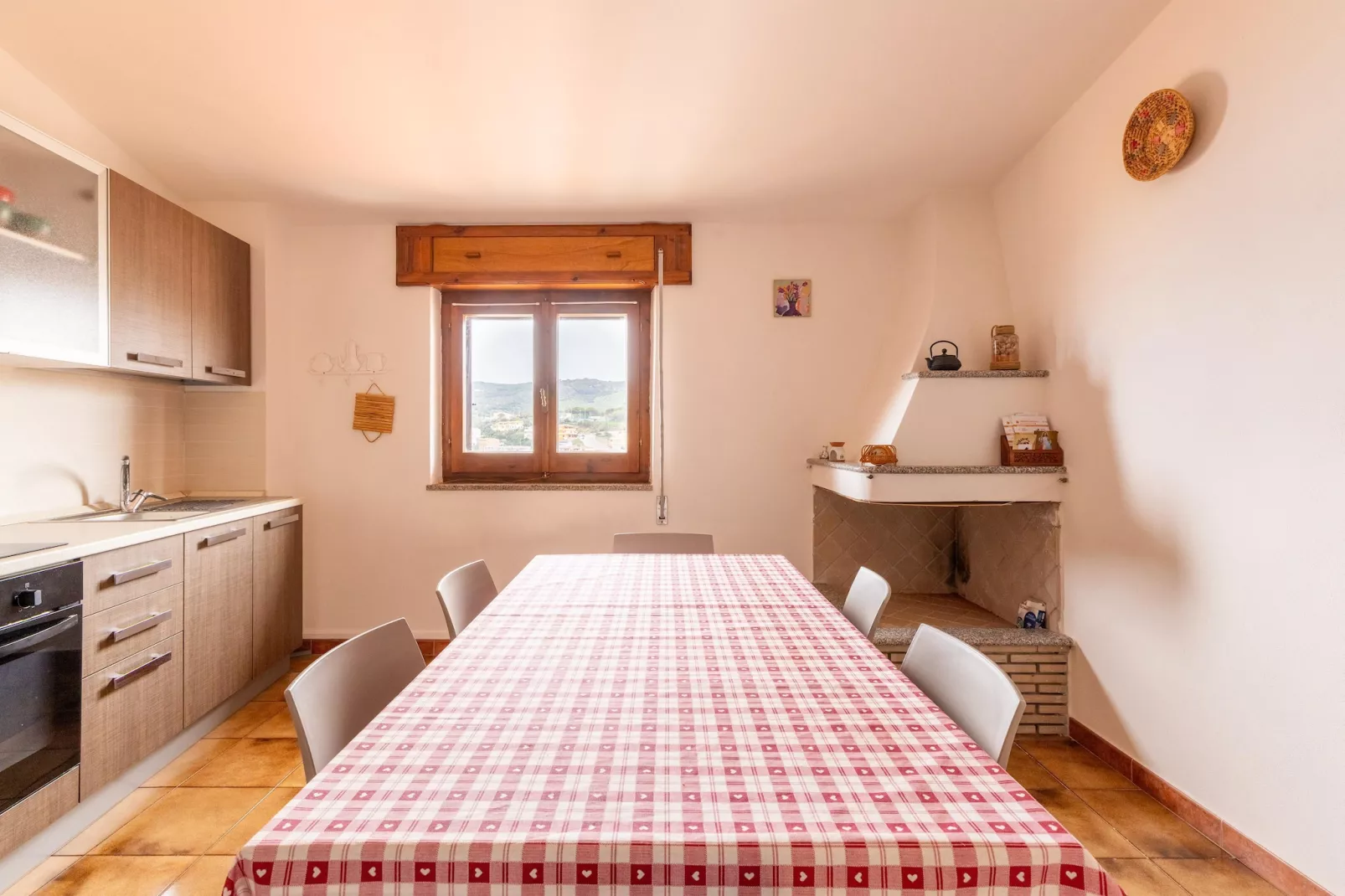 QUADRILOCALE CASTELSARDO CENTRO-Salle à manger