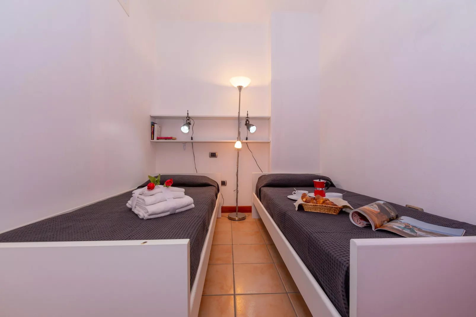 RESIDENCE PORTO LETIZIA - PALACE-2ROOM APT 6 PAX LAKE VIEW 8209 - P2LP6 - Bedroom