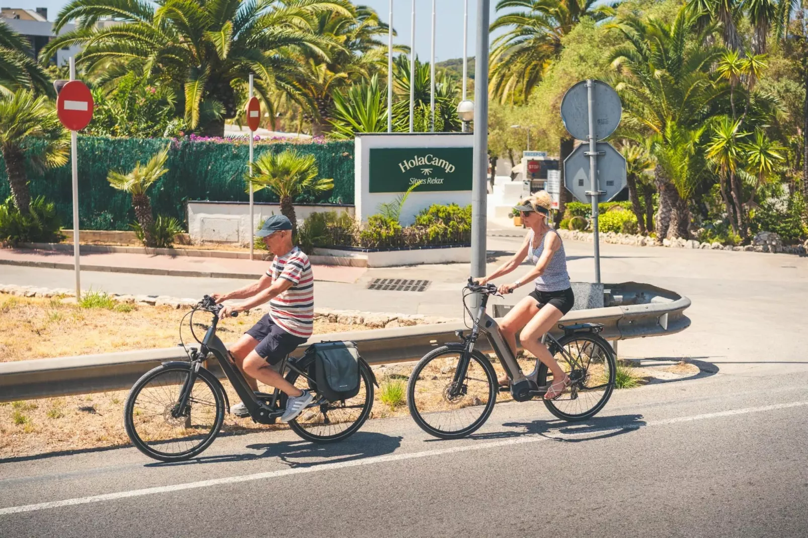 HOLA CAMP SITGES RELAX-Bungalow Superior 4-Areas within 1km in summer