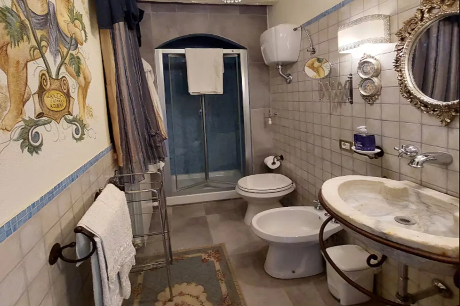 Luna Chiara-Bathroom