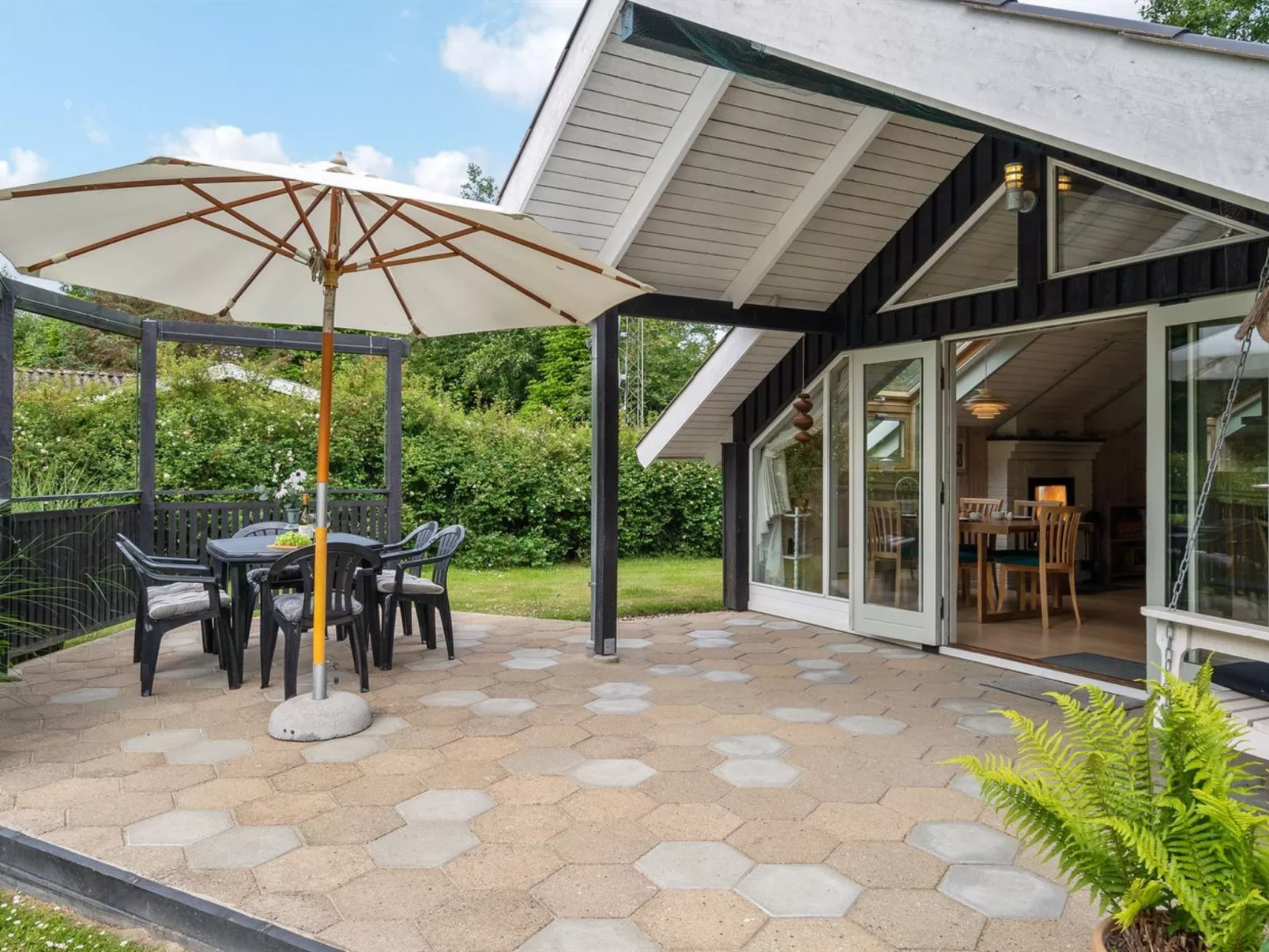 "Nadezda" - 450m from the sea-Draußen