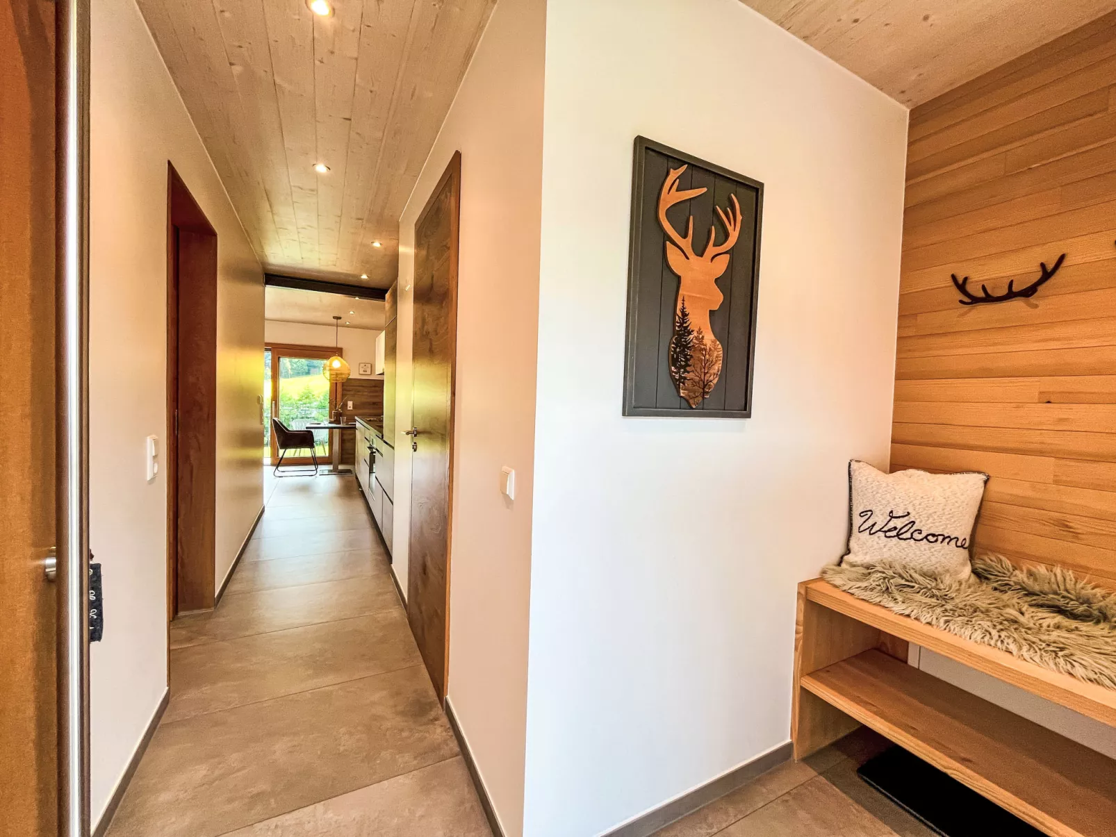 Kinast (HFT201)-Inside