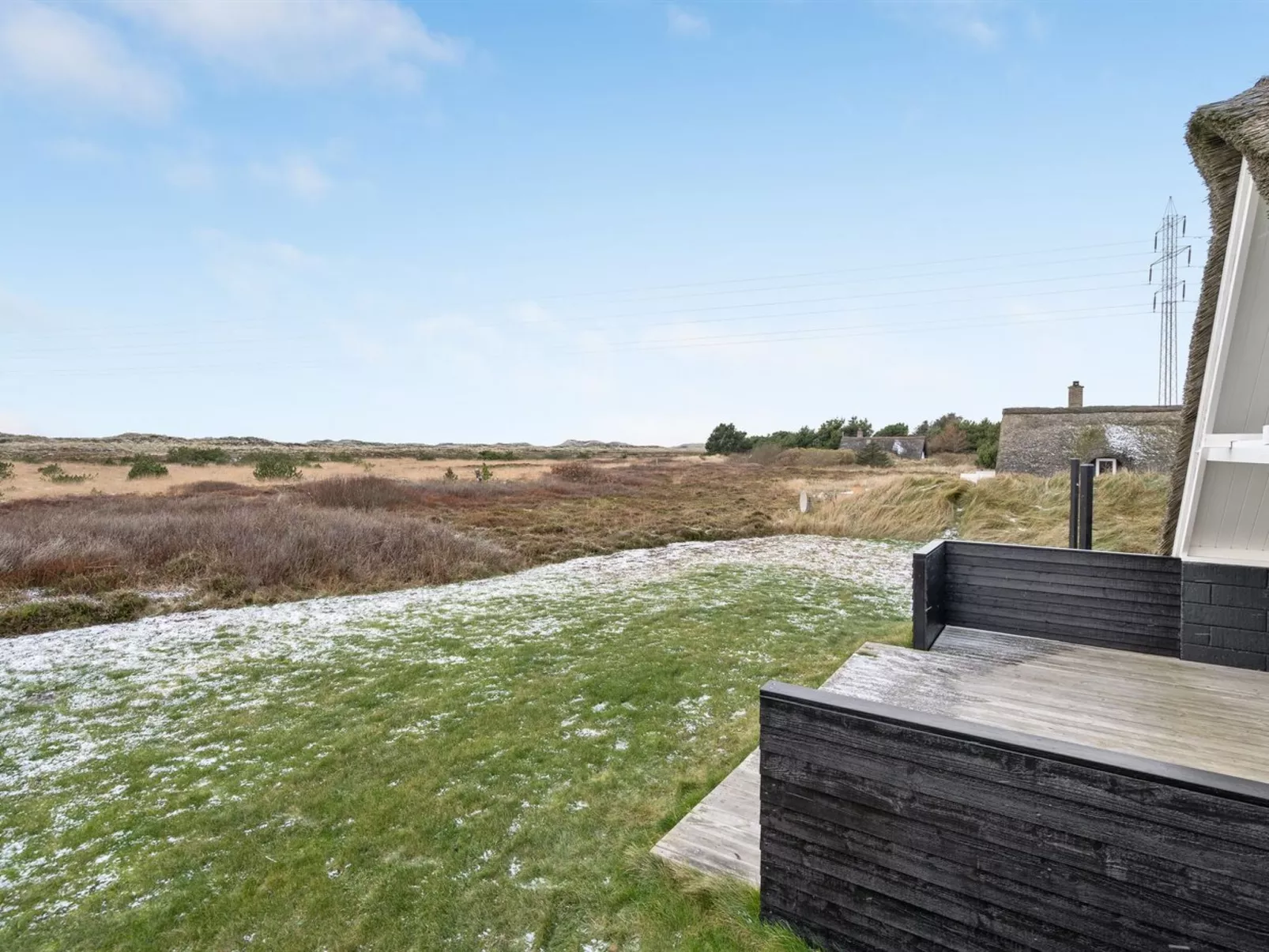 "Gunhwat" - 350m to the fjord-Outside