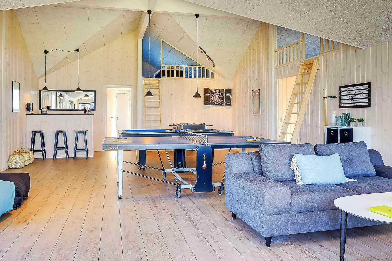 Luxury Retreat with Pool - By Traum Ferienwohnungen-Indoor