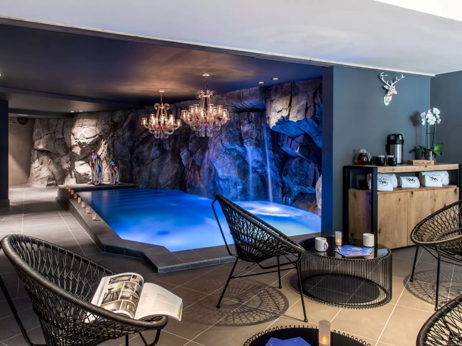 Village Montana-Inside