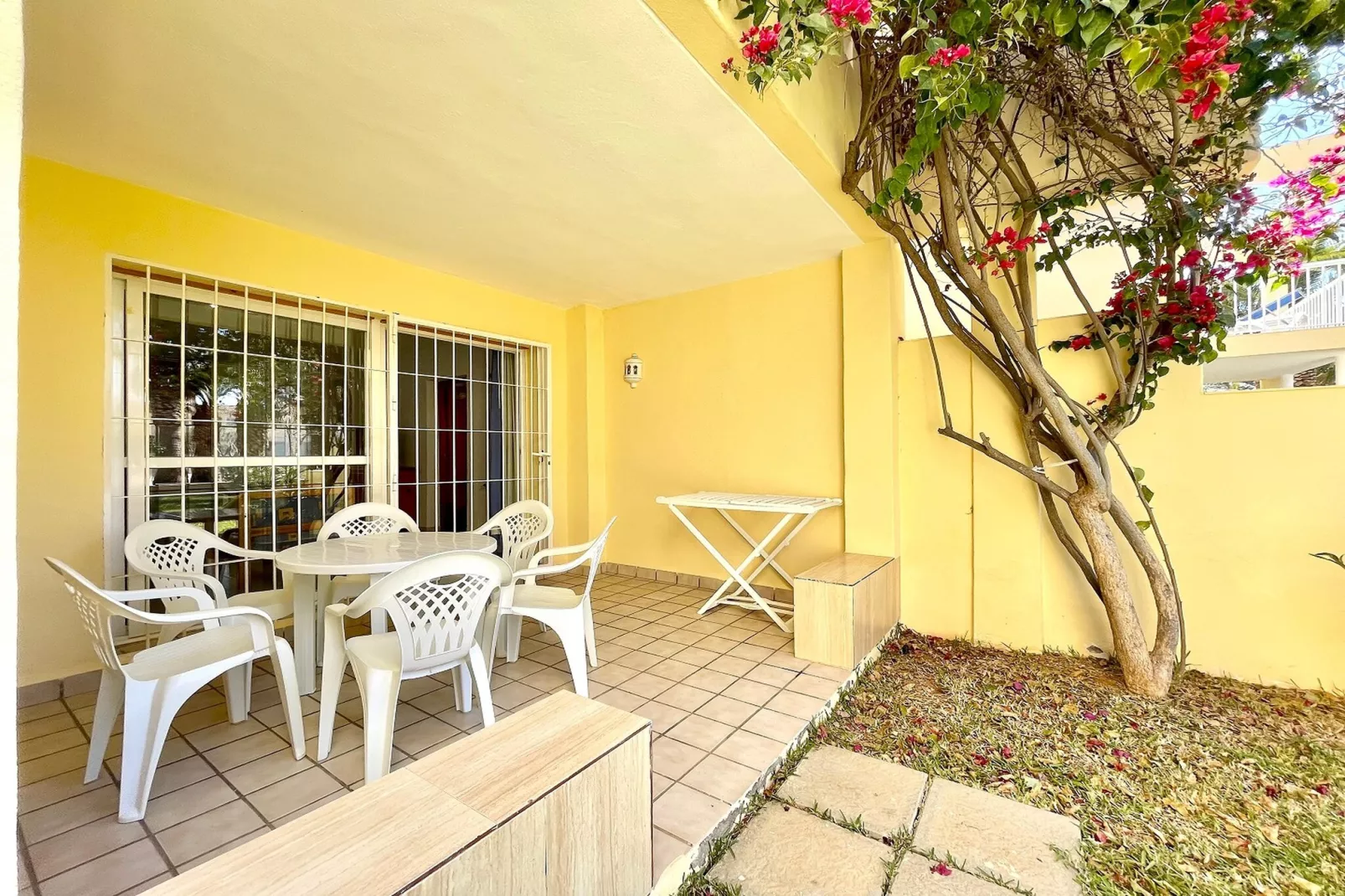 Moguima 2d-Terrace balcony