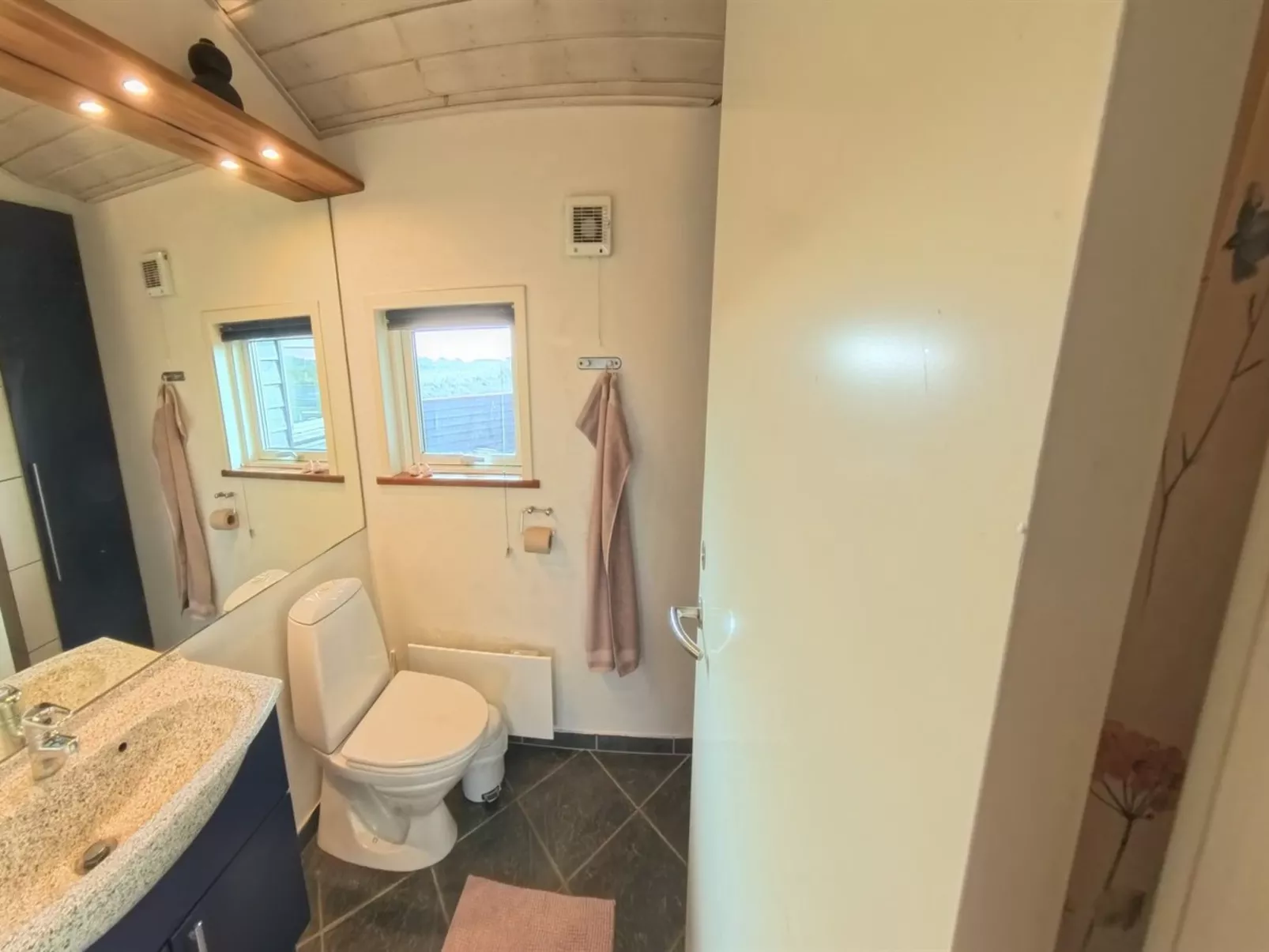 "Thrugils" - 800m from the sea-Inside