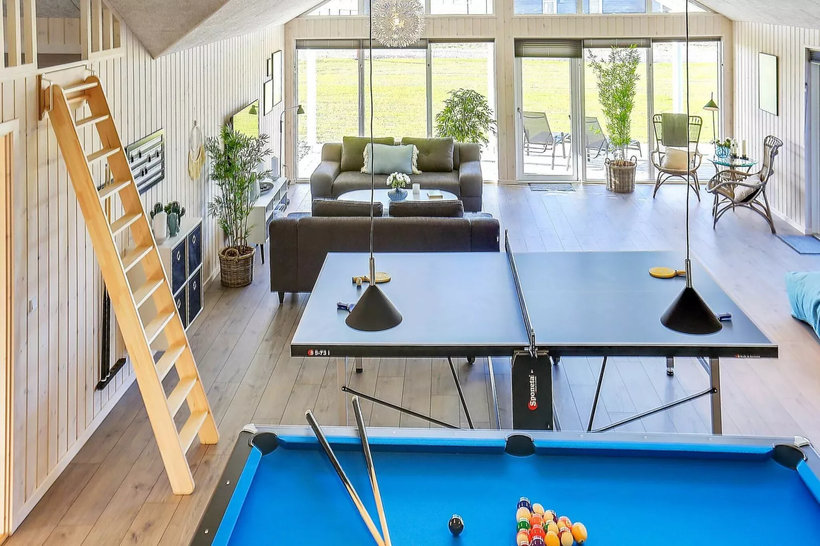 Luxury Retreat with Pool - By Traum Ferienwohnungen-Indoor