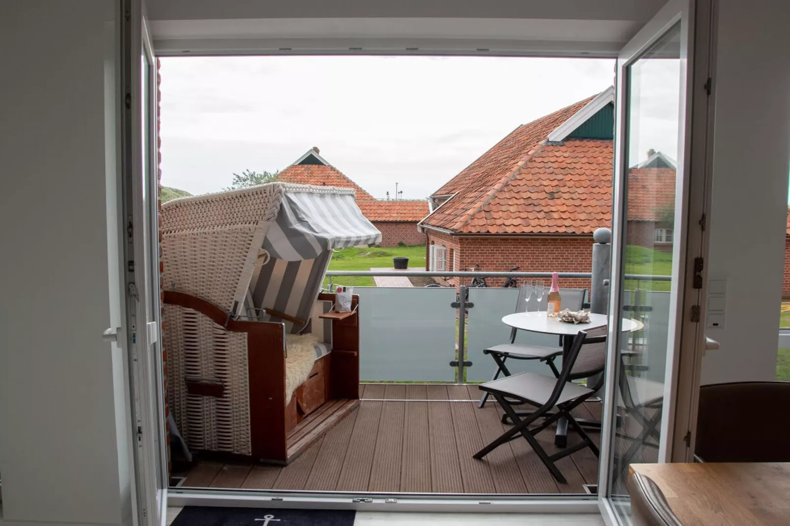 127664-Terrasse / balcon