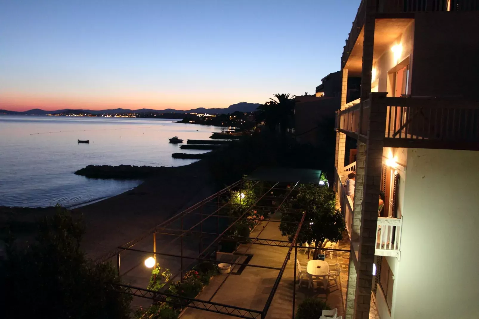 Luxury beach apartment-Exterior summer