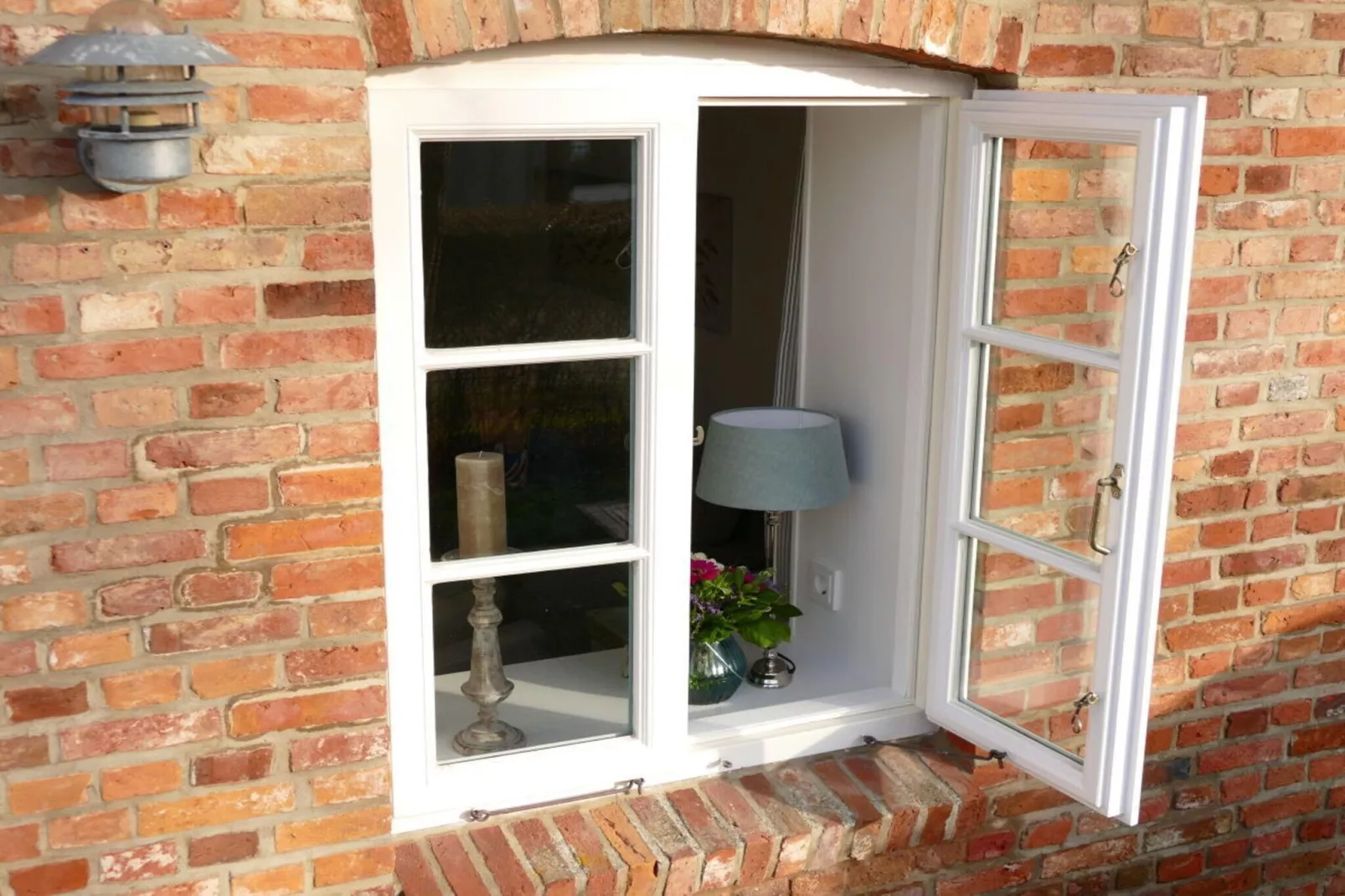 226059-Exterior in summer