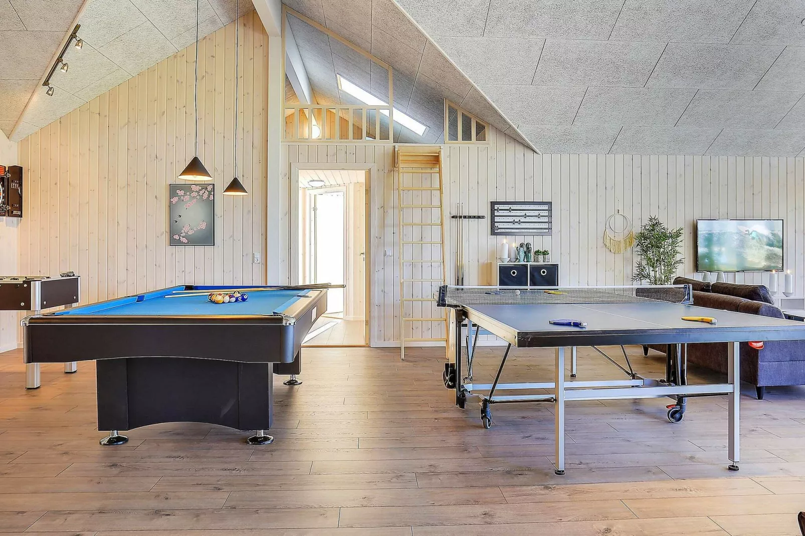Luxury Retreat with Pool - By Traum Ferienwohnungen-Indoor