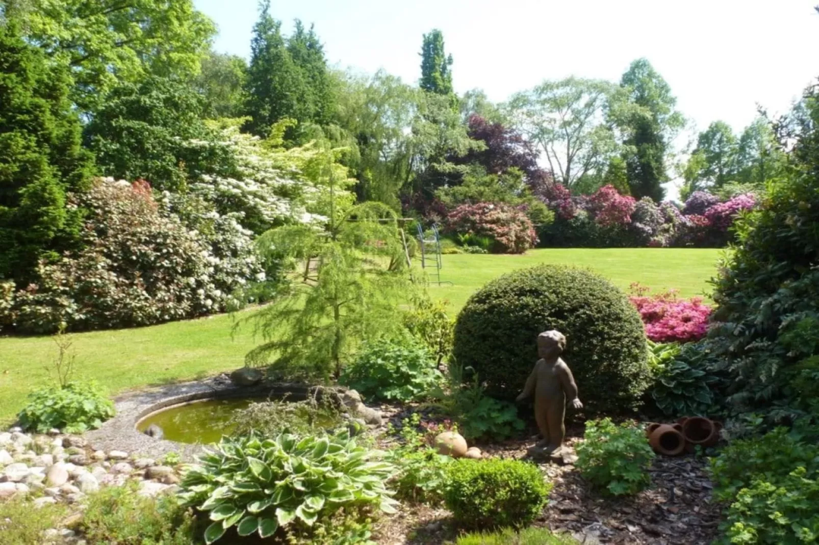 165295-Gardens in summer