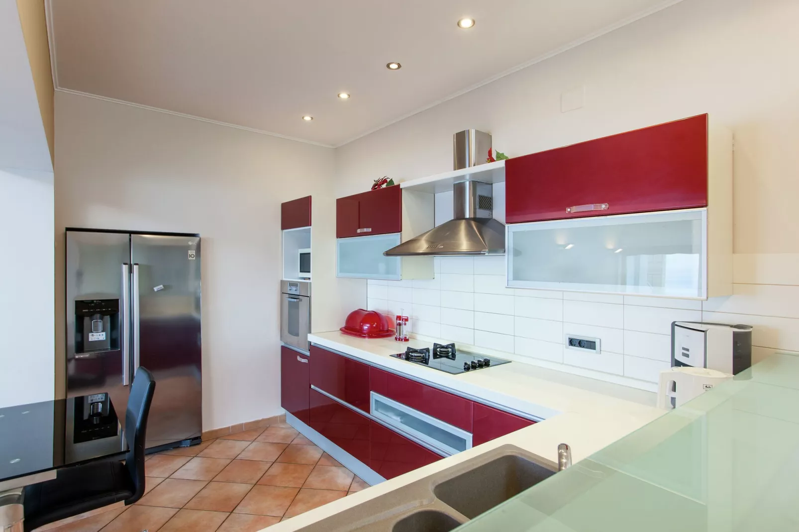 Luxury beach apartment-Kitchen
