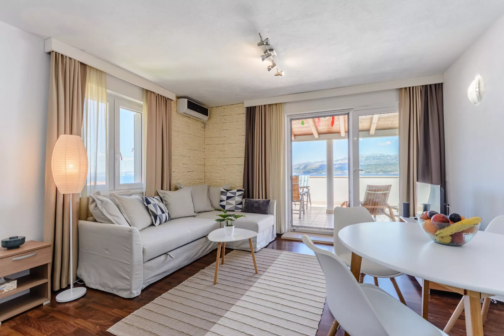 Sunset view apartment - One bedroom apartment with balcony and sea view-Indoor