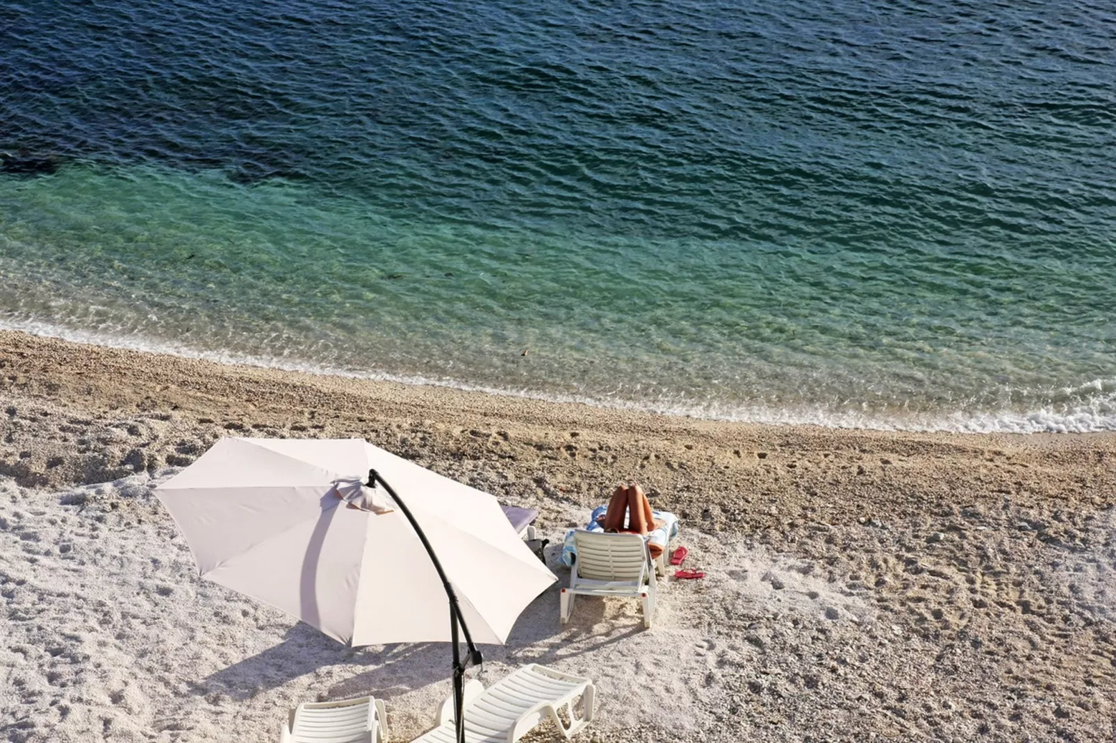 Luxury beach apartment-View summer