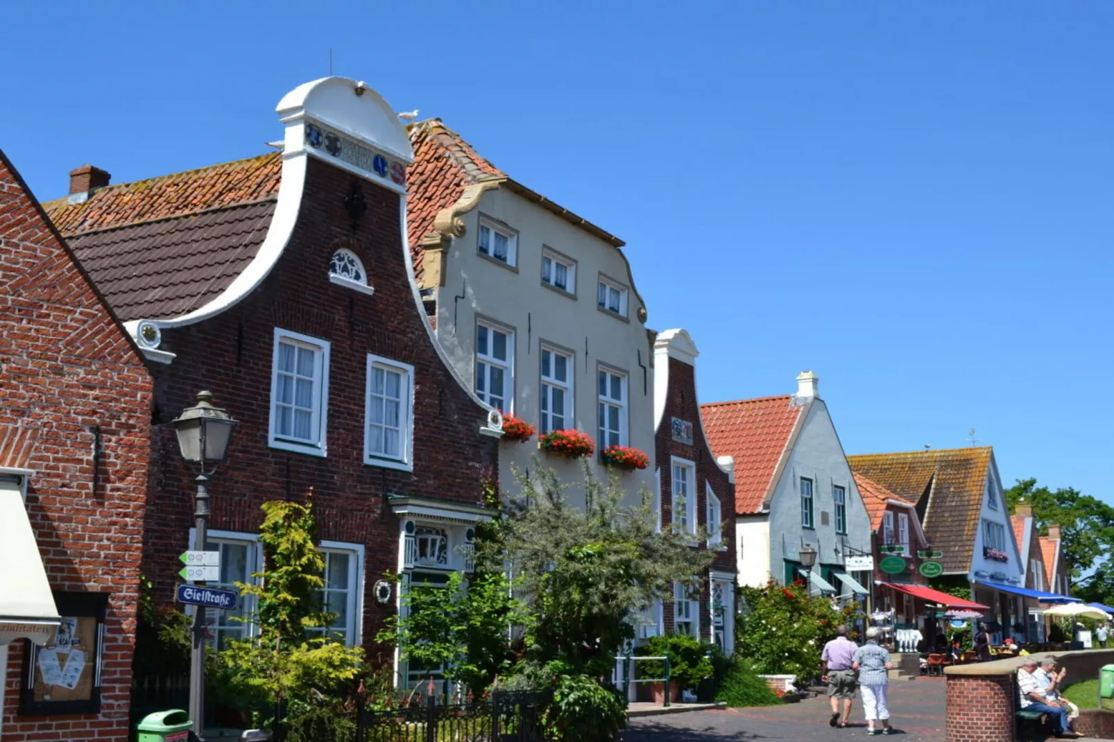 184619-Areas within 5km in summer