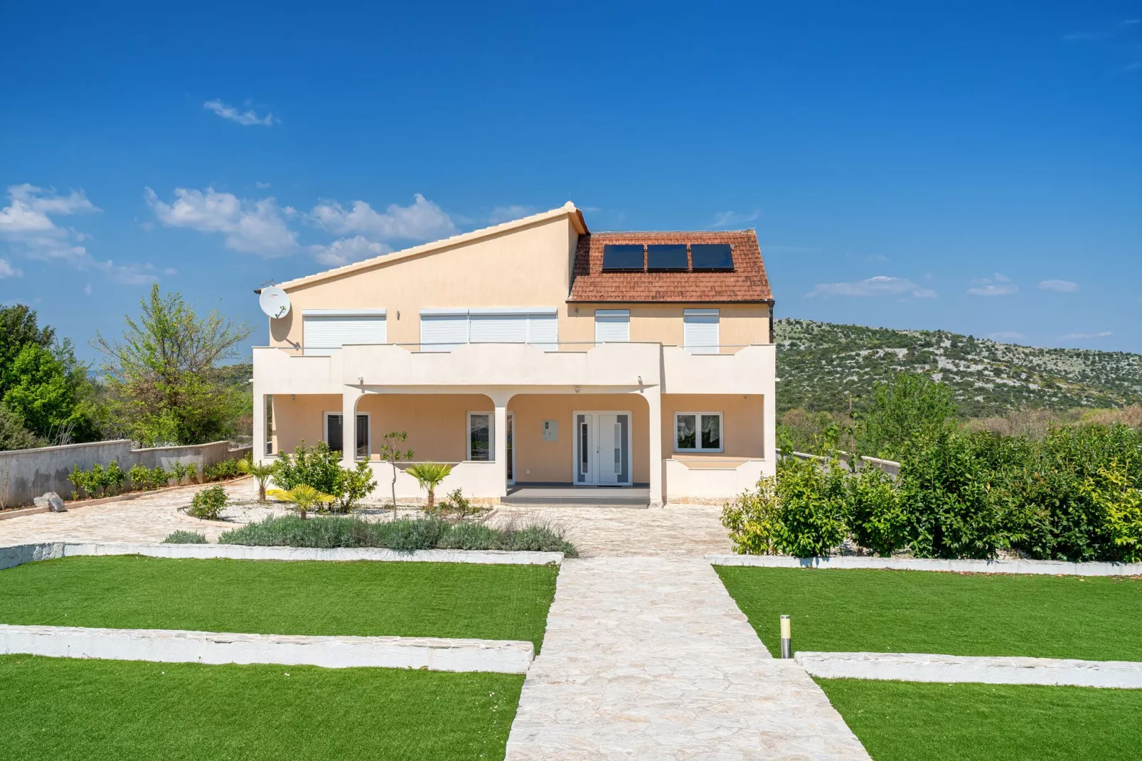 Villa Julija-Exterior summer