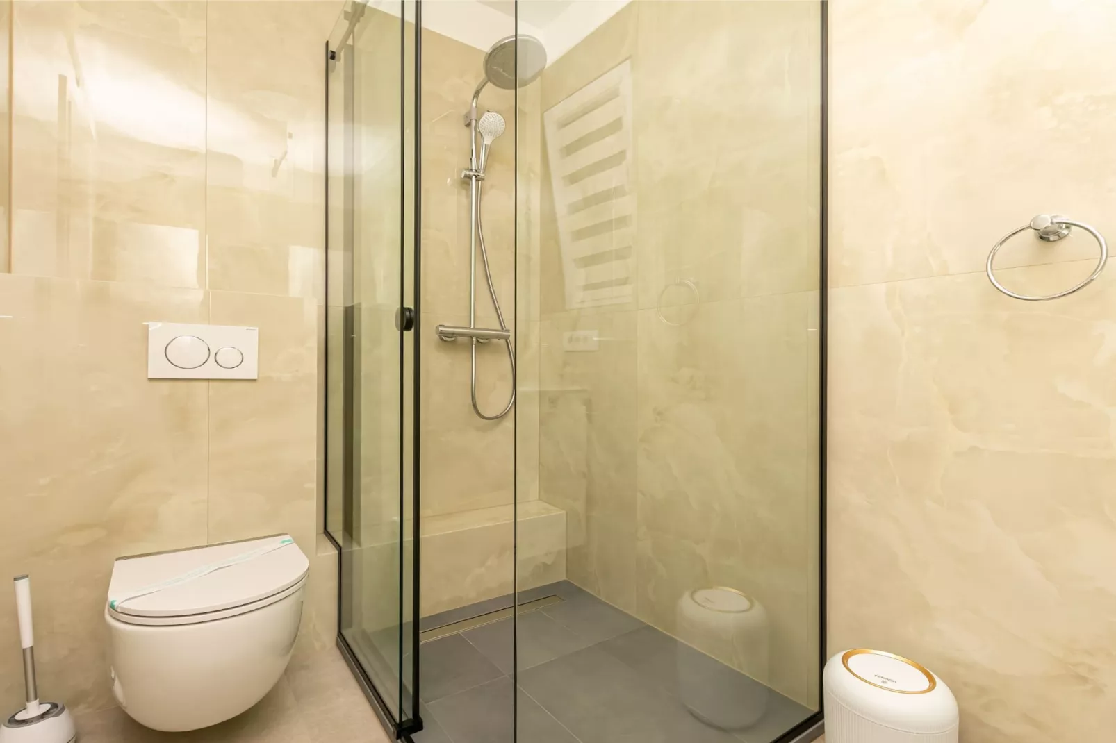 Apartments Hope (Dugi Rat) - Three-Bedroom Apartment with Jacuzzi  (Stanko) - Bathroom